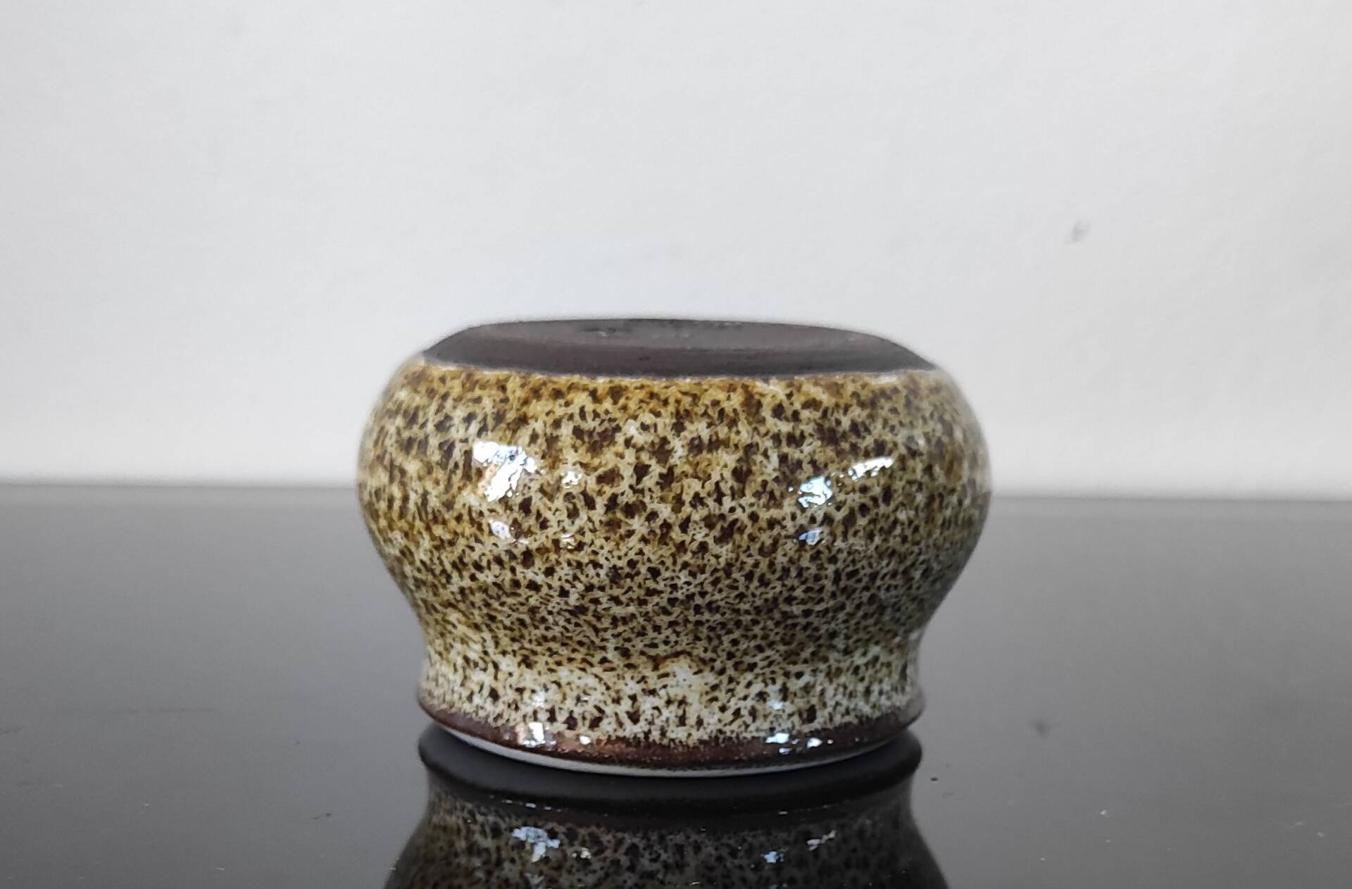 Petit pot vintage en grès émaillé scandinave