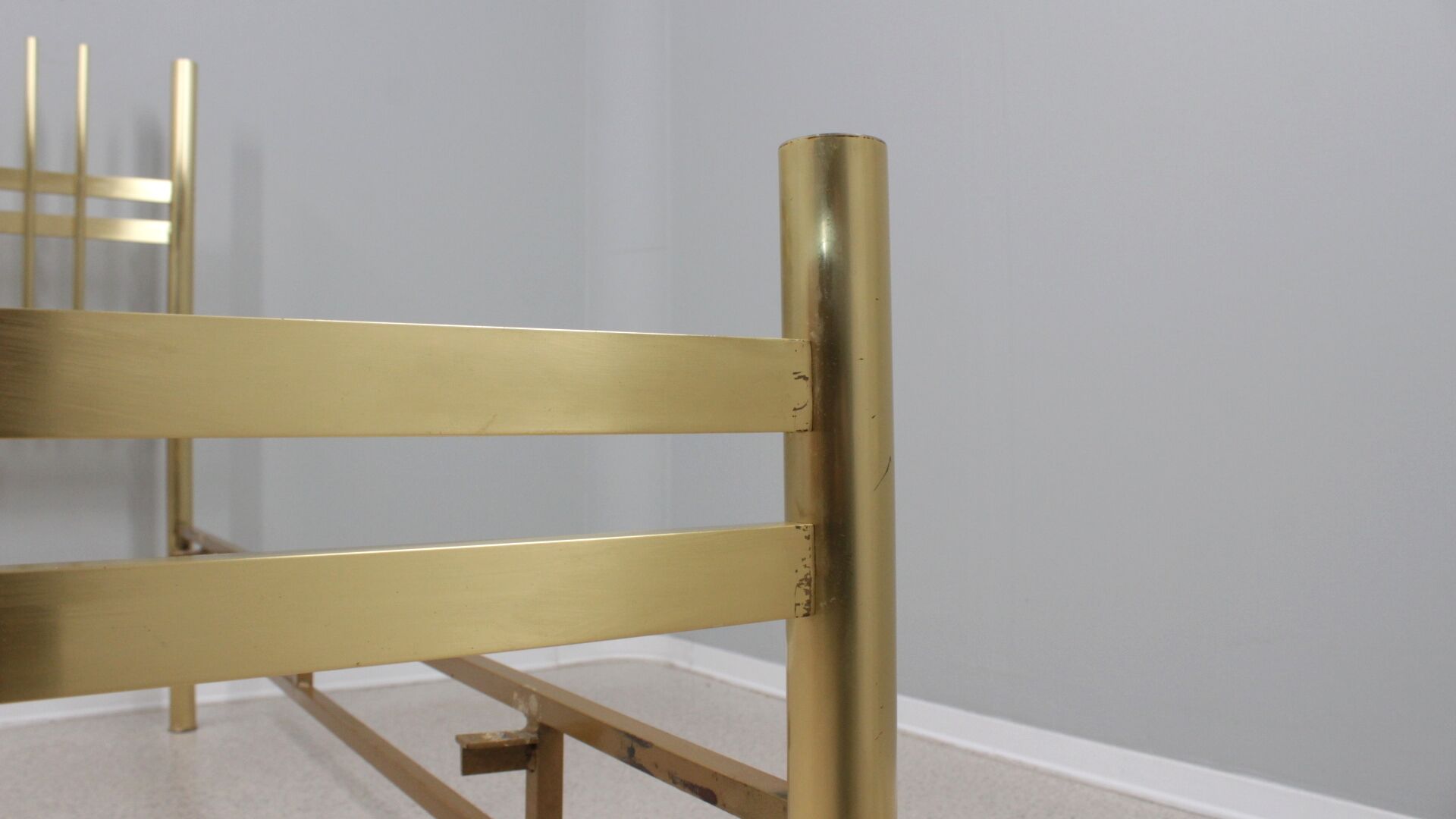 Vintage golden brass bed frigerio 1970s