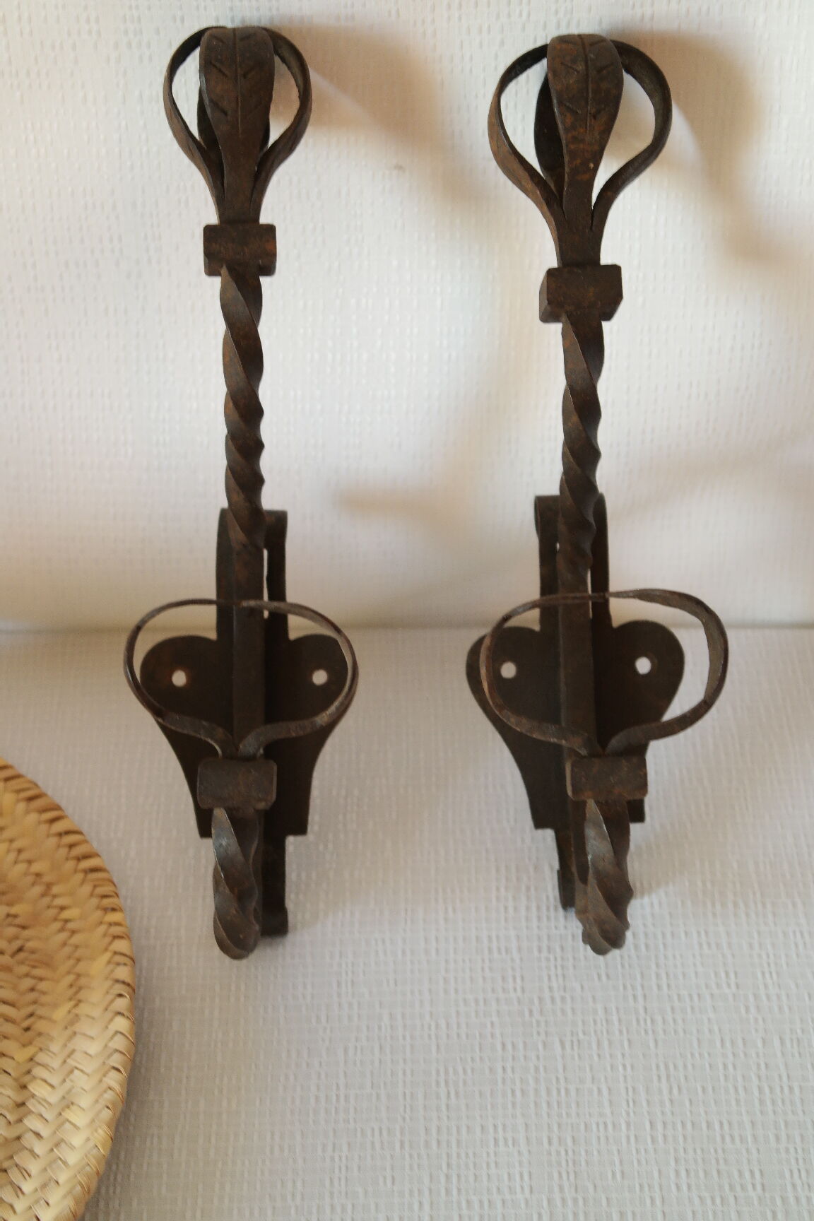 Paire de patères en fer forgé ancienne