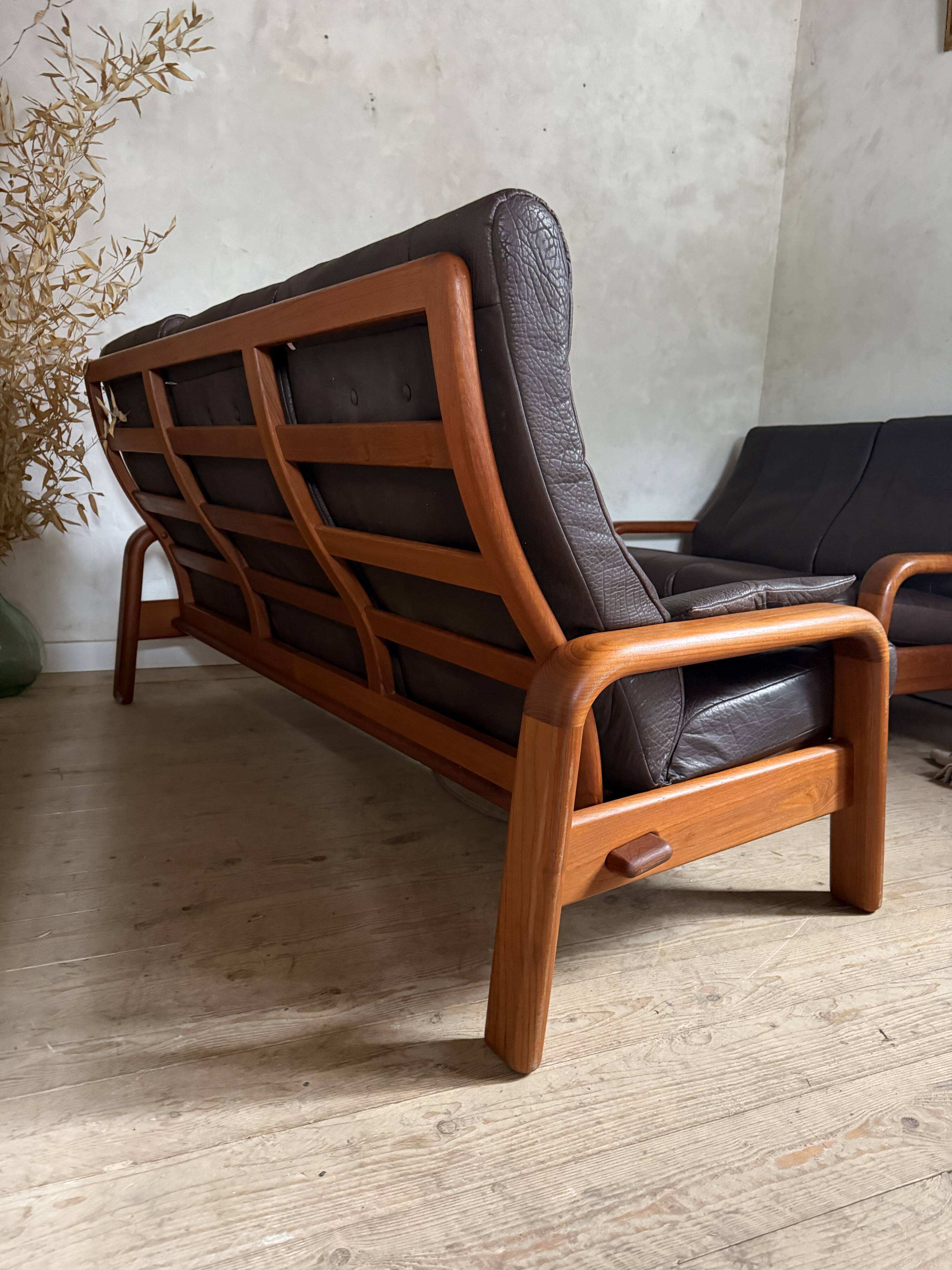Scandinavian 3-seater teak and leather sofa