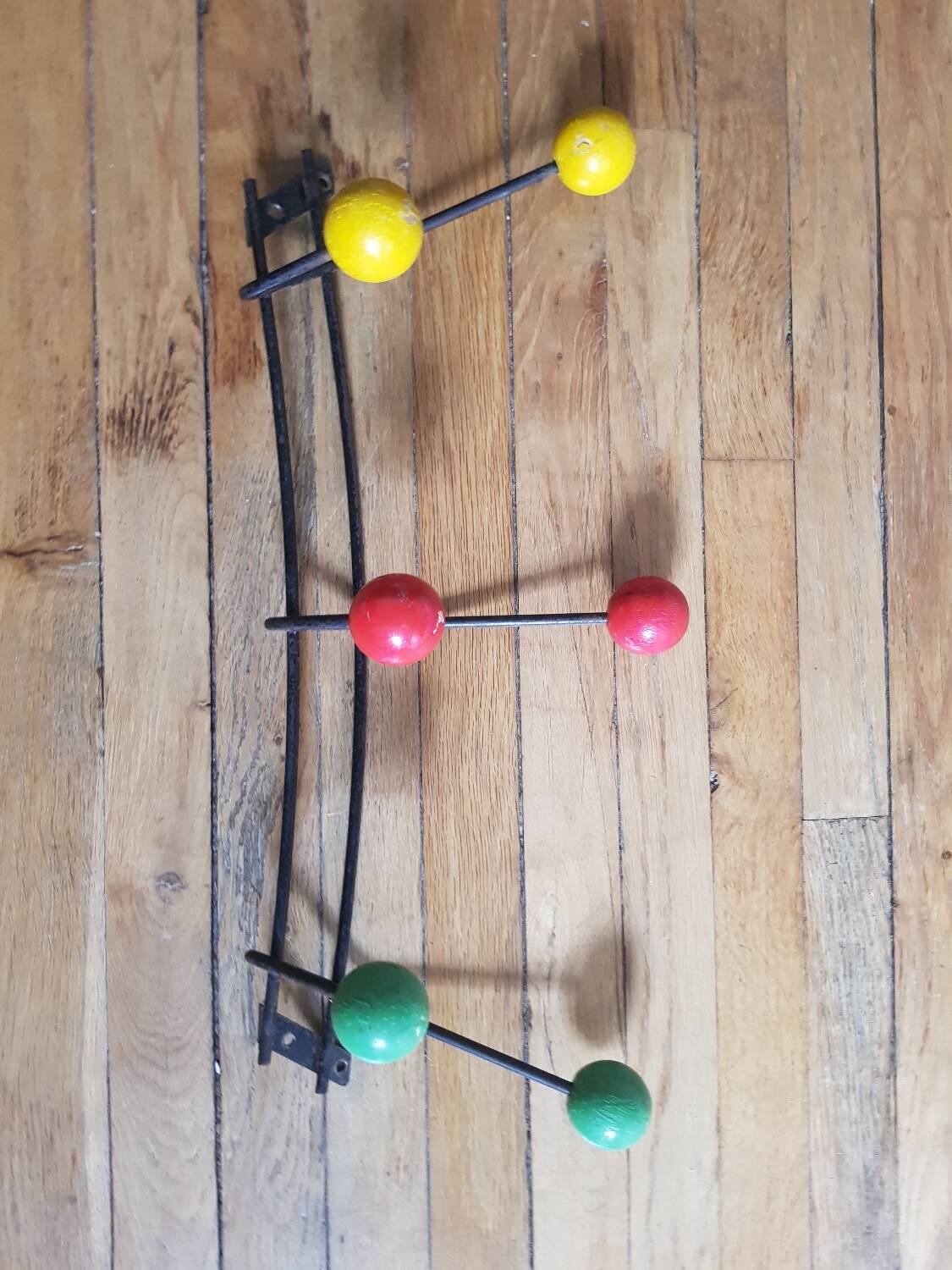 6-ball wall coat rack