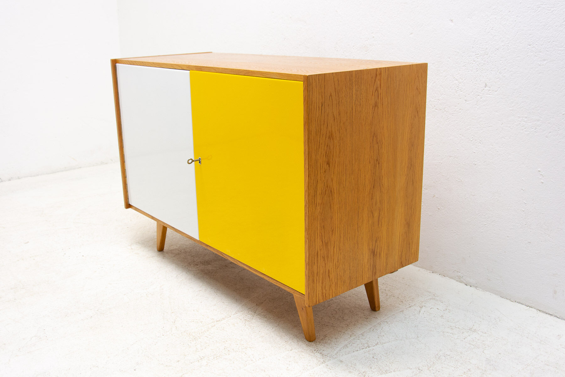Fully restored mid century sideboard U-450 by Jiří Jiroutek, 1960´s, Czechoslovakia
