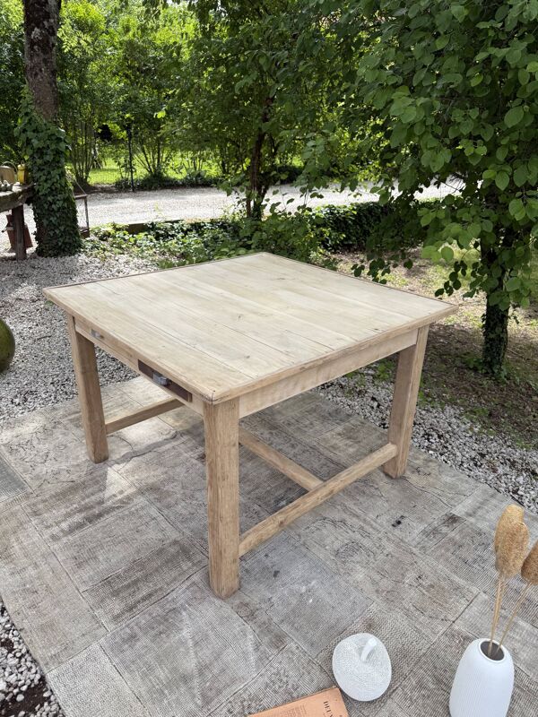 Table bois carré / Table à manger / table de boulanger