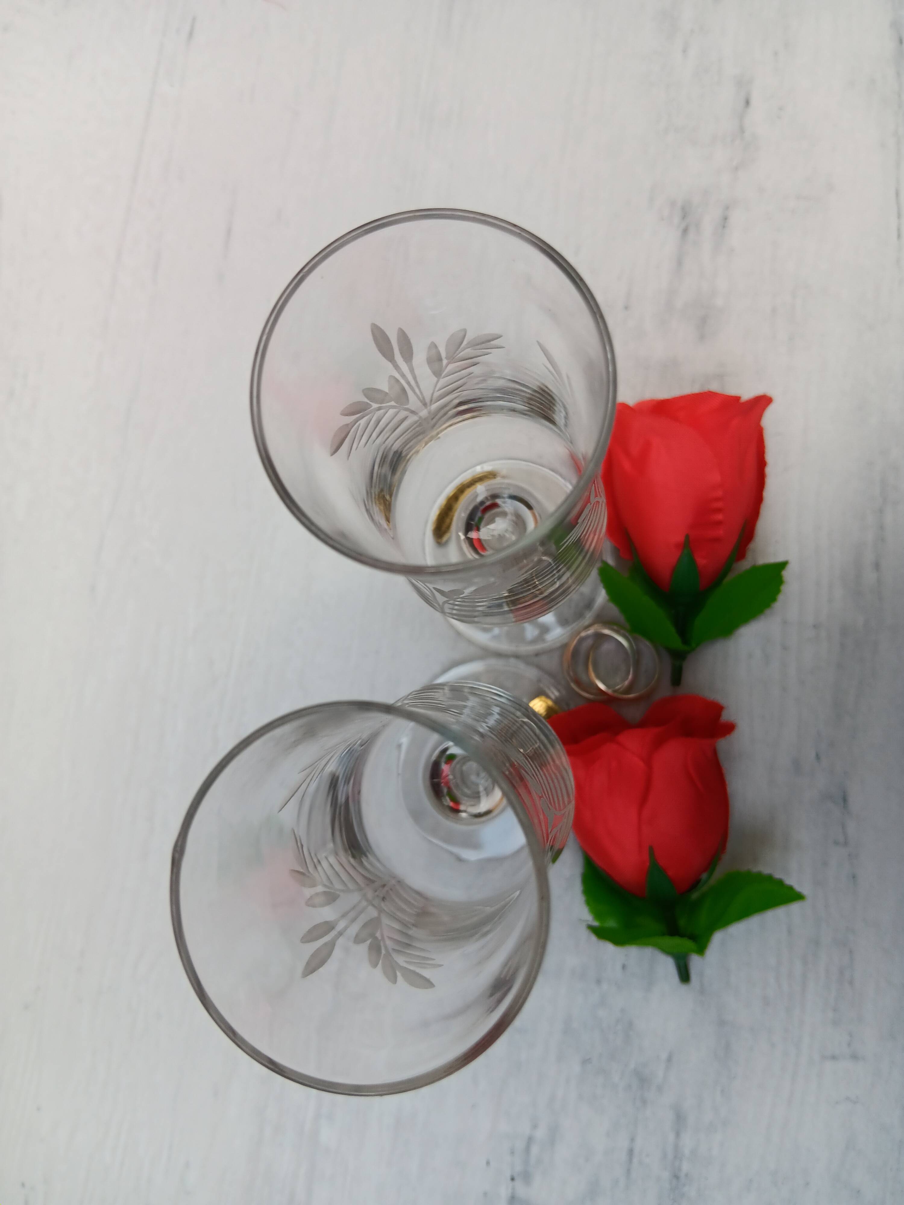 Hand-engraved champagne flutes