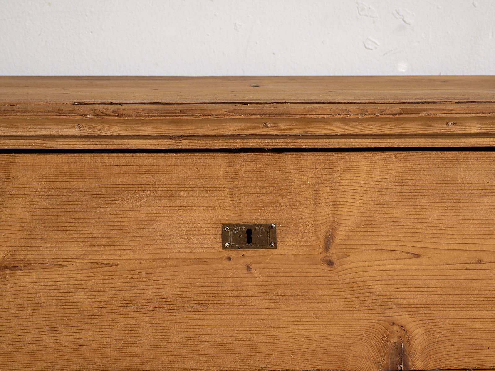Antique Provençal-style chest of drawers (circa 1920)
