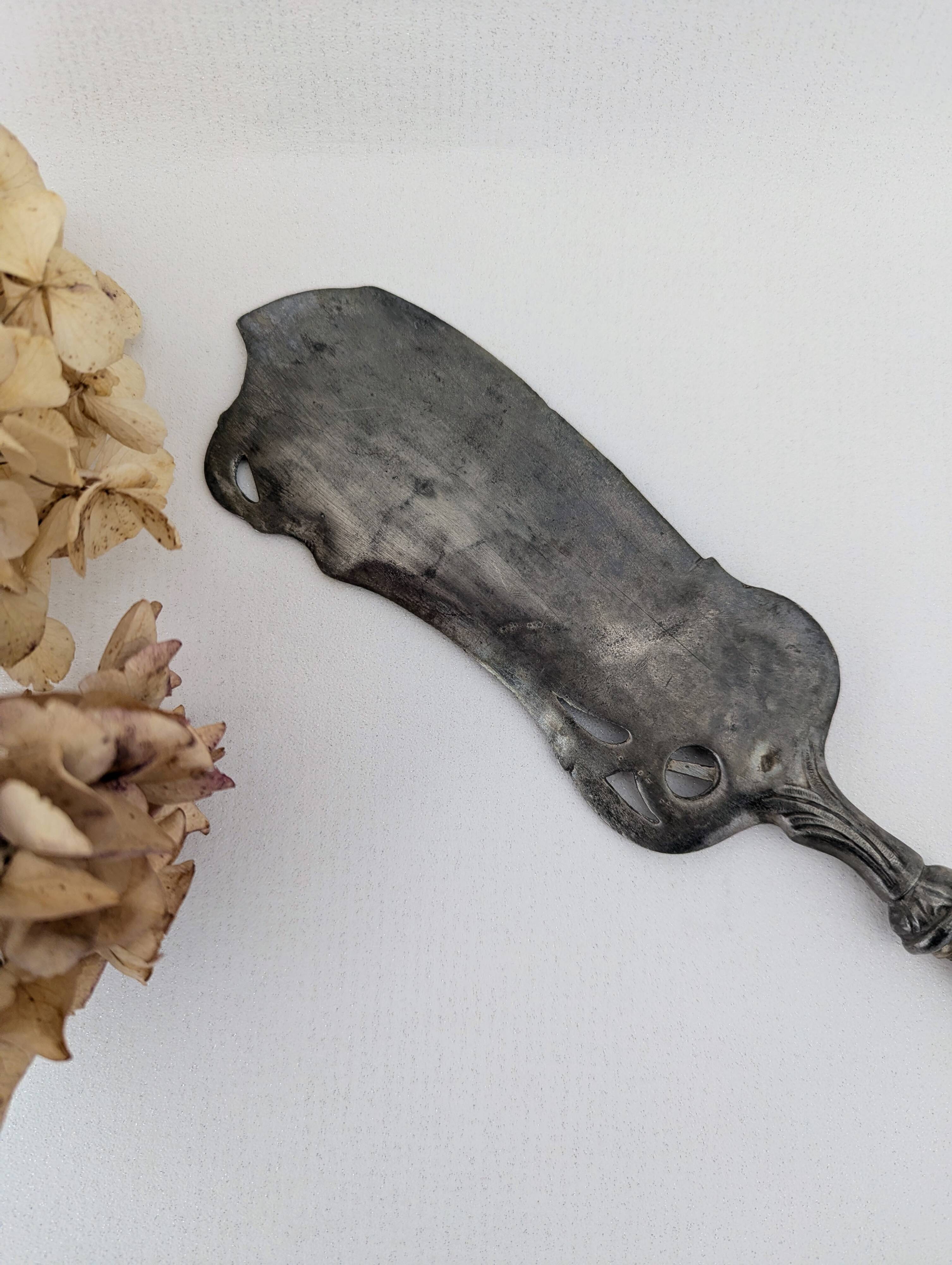 Large Art Nouveau serving shovel in white metal and gilded brass 30 cm