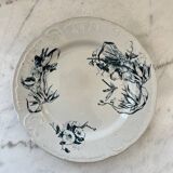 Large Earthenware Flat Plate with Floral Patterns