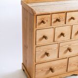Commode suèdoise en pin circa 1950