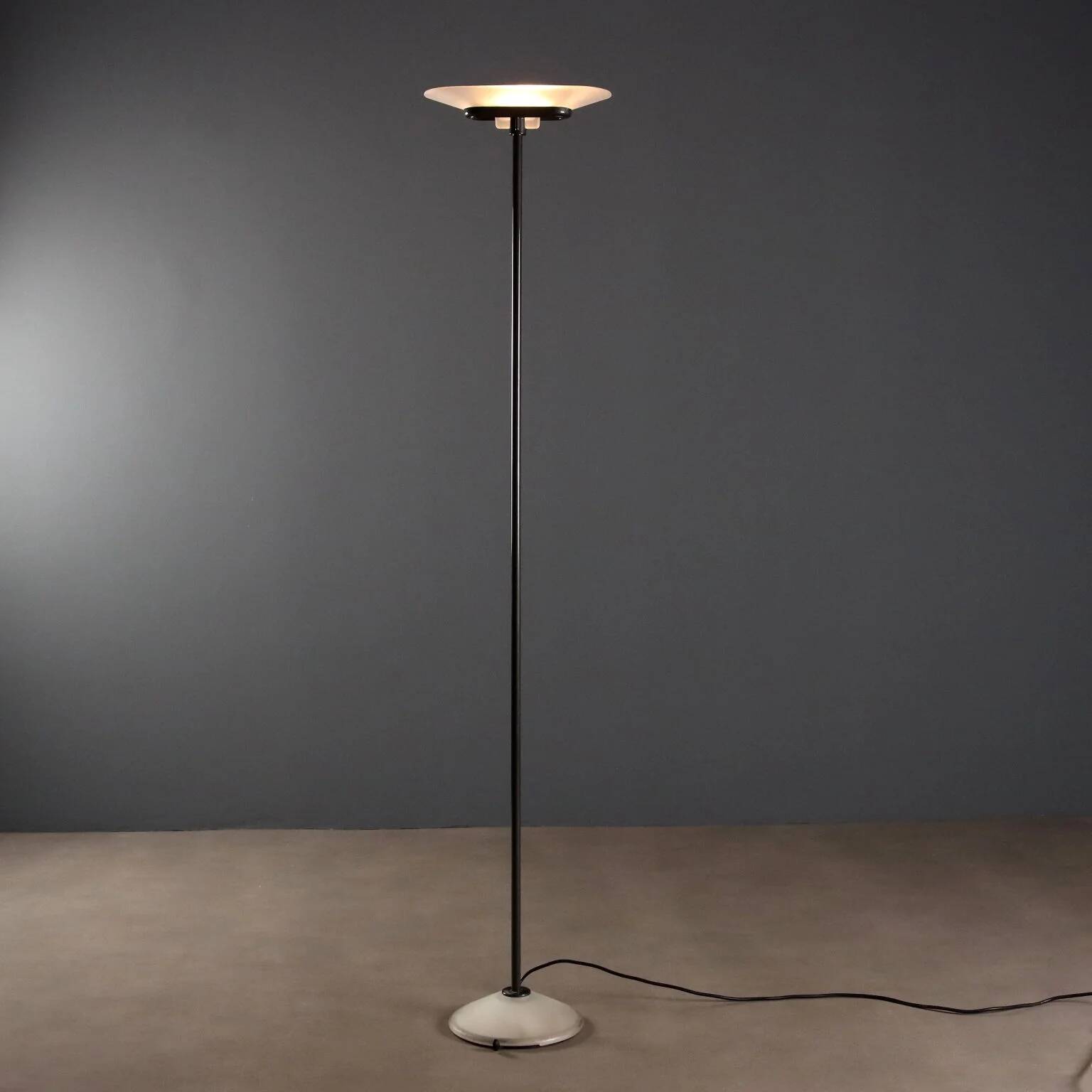 Arteluce Jill floor lamp vintage design by King Miranda & Arnaldi from the 1980s.