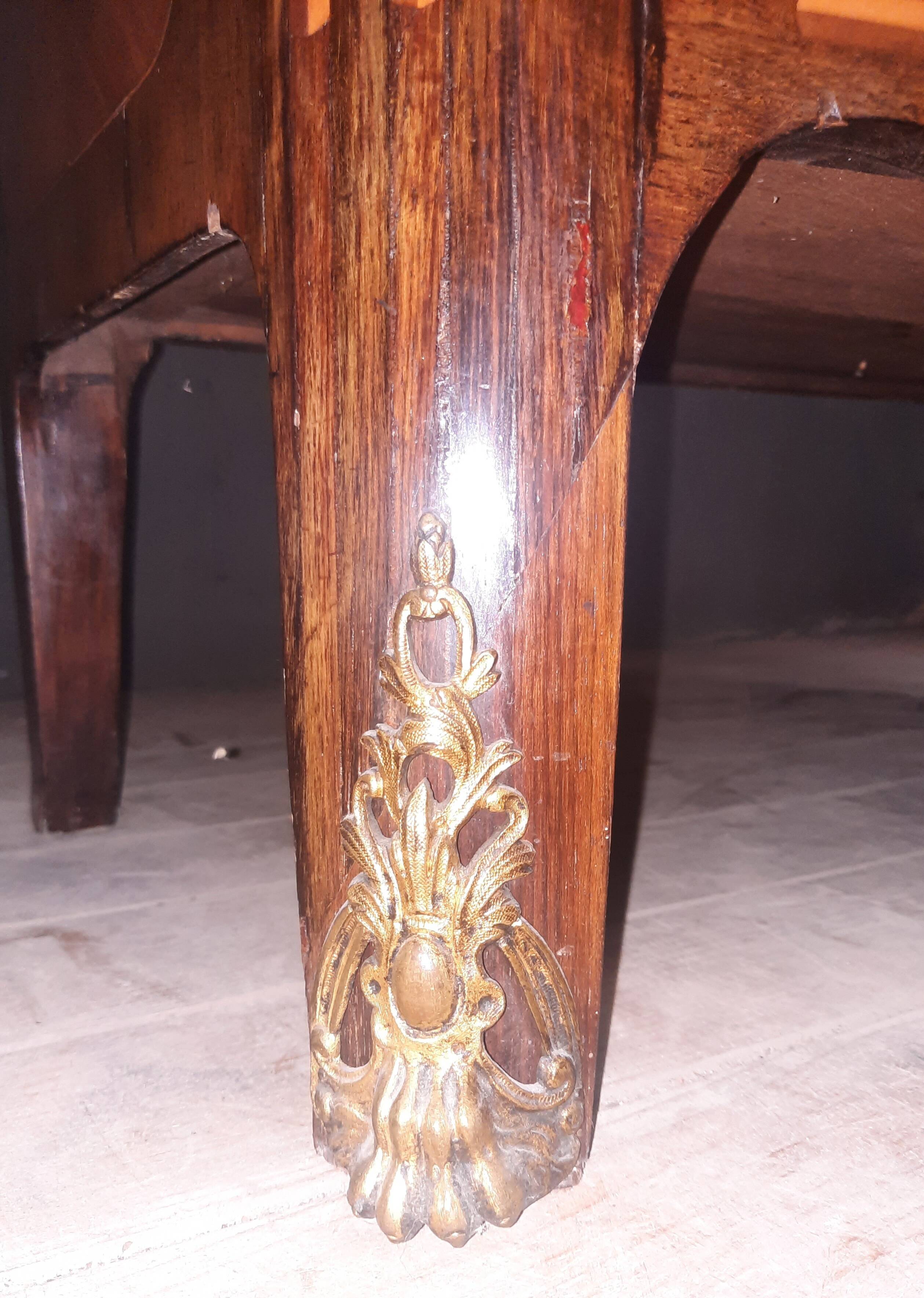 Commode en marquetterie style Louis XIV 9