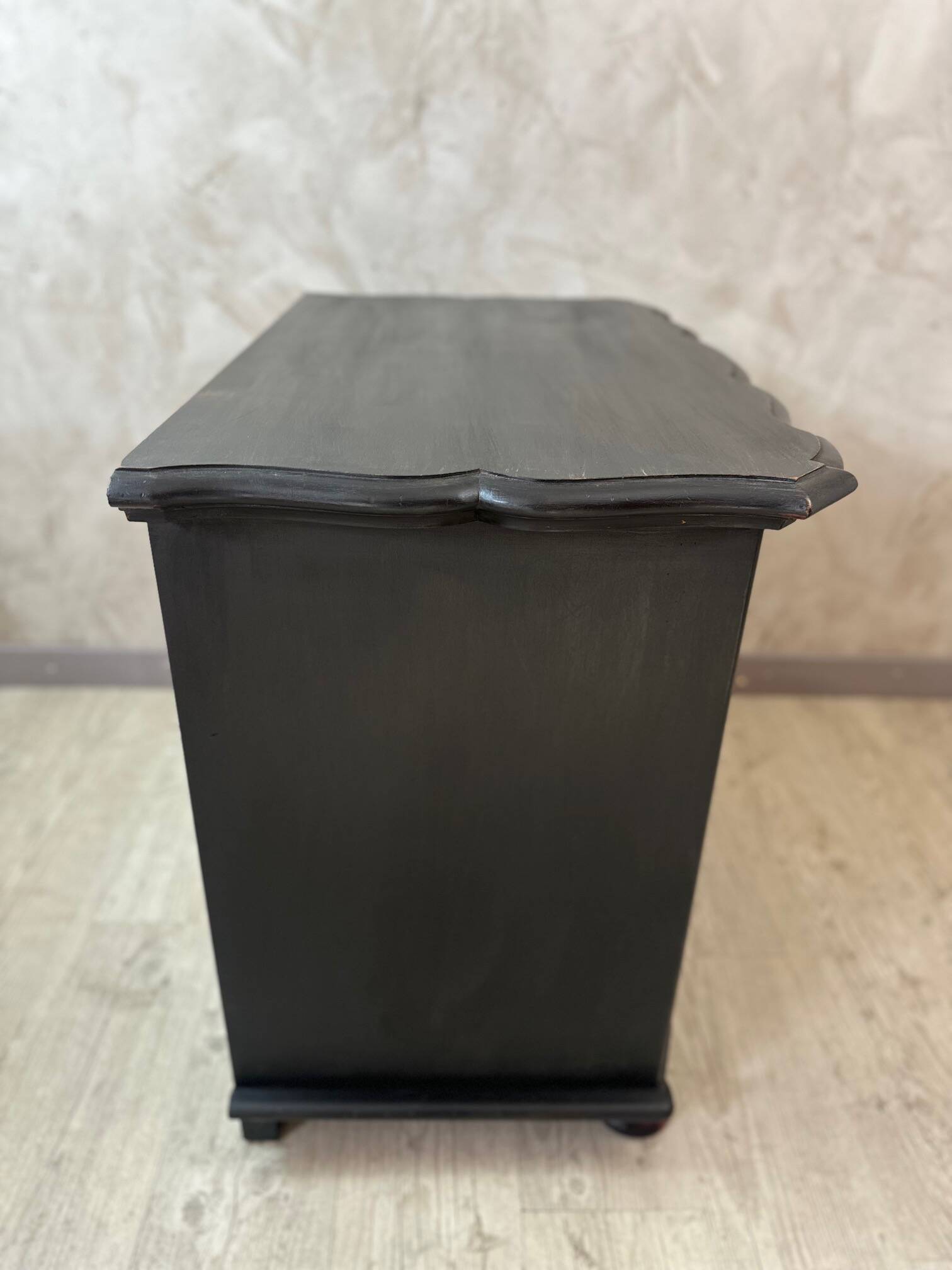 Louis XIV Commode Style