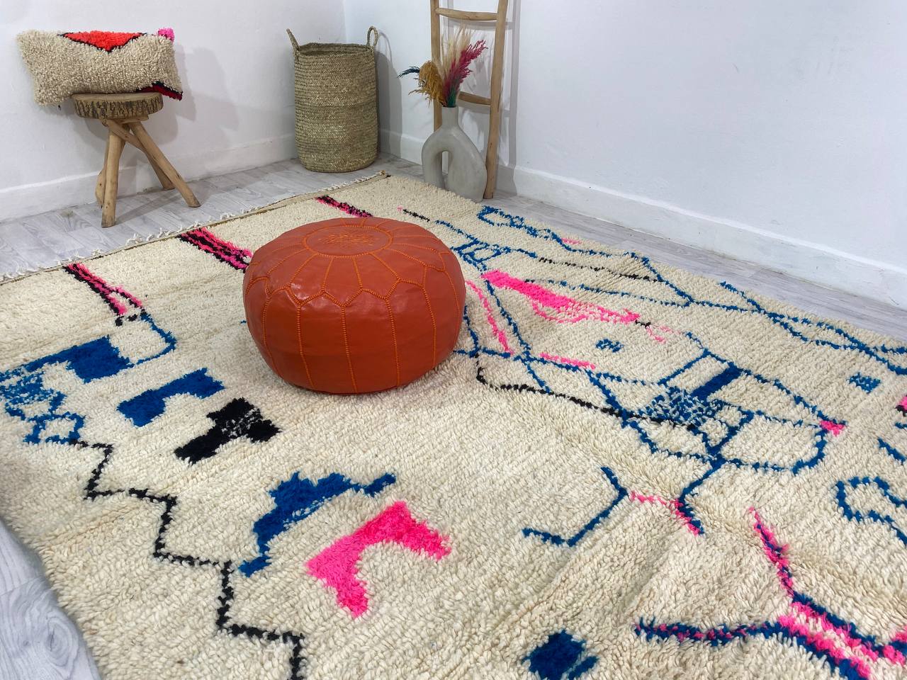 Handcrafted Moroccan Berber rug 200 x 285 CM