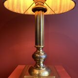 Lamp base in gilded brass, oval silk lampshade with a checkered pattern in burgundy.