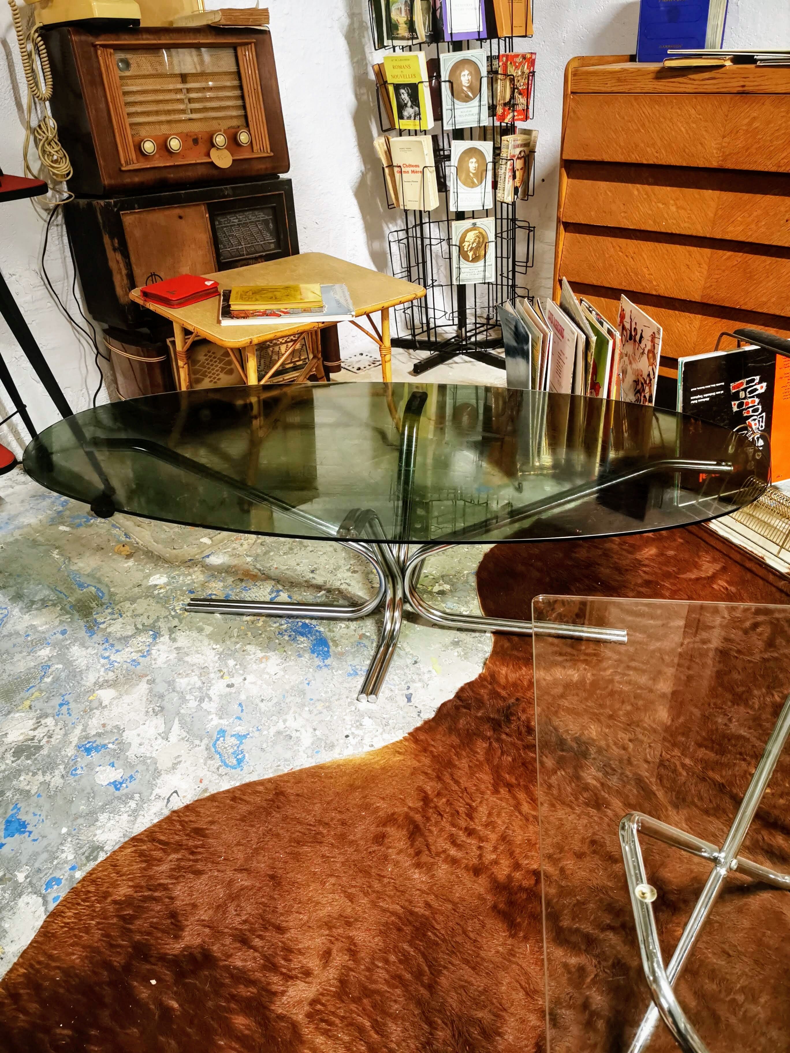 Oval coffee table smoked glass