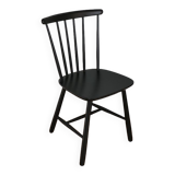 Black Scandinavian chair