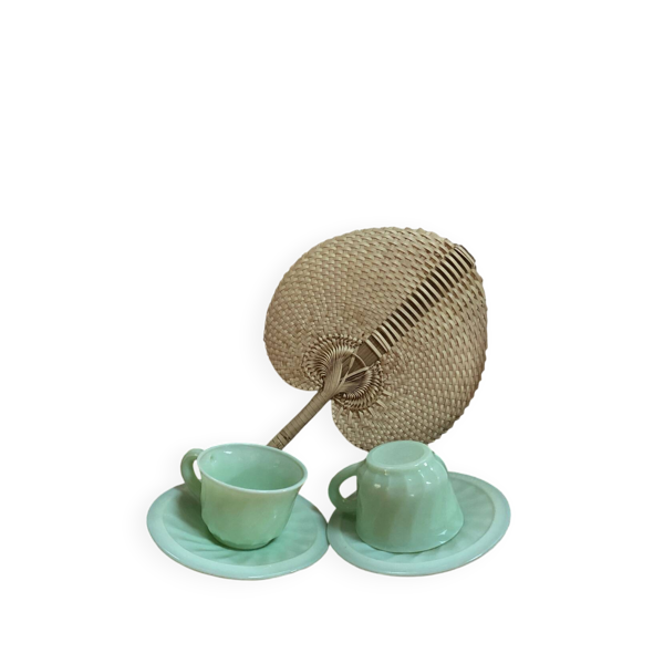 Duo de tasses à café en opaline anciennes