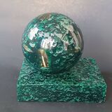 Design bookends in fractal resin with watchmaking inclusions.