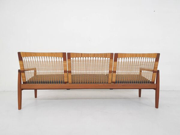 Hans Olsen for Brdr Juul Kristensen, rattan backed sofa, Denmark 1950s