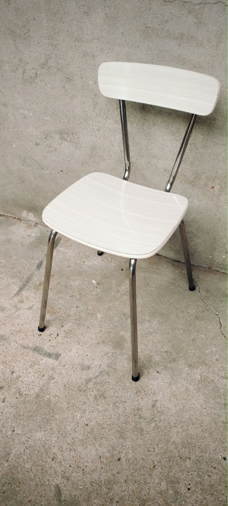 Chaise Formica blanche