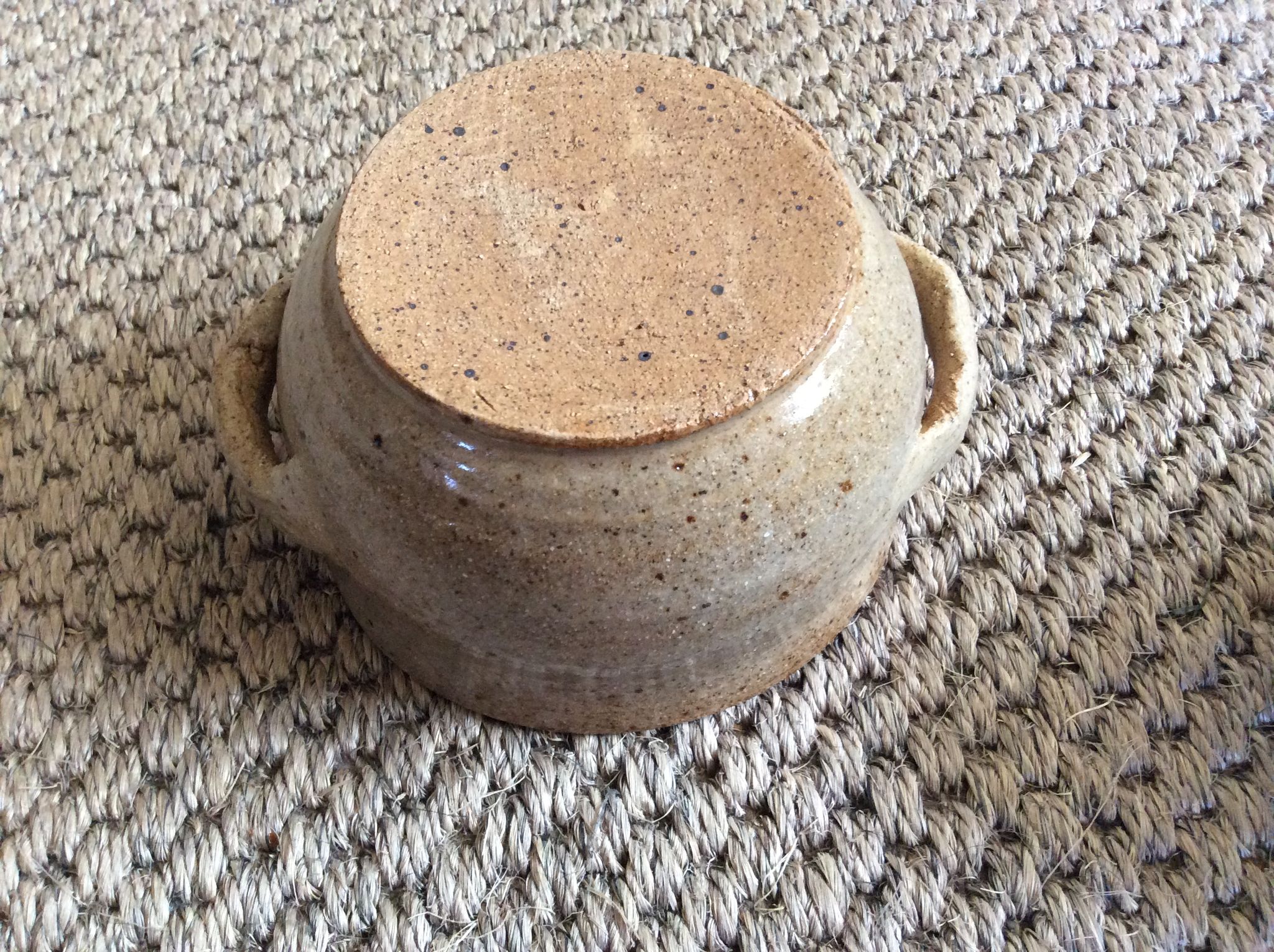 Set of 2 sandstone bowls