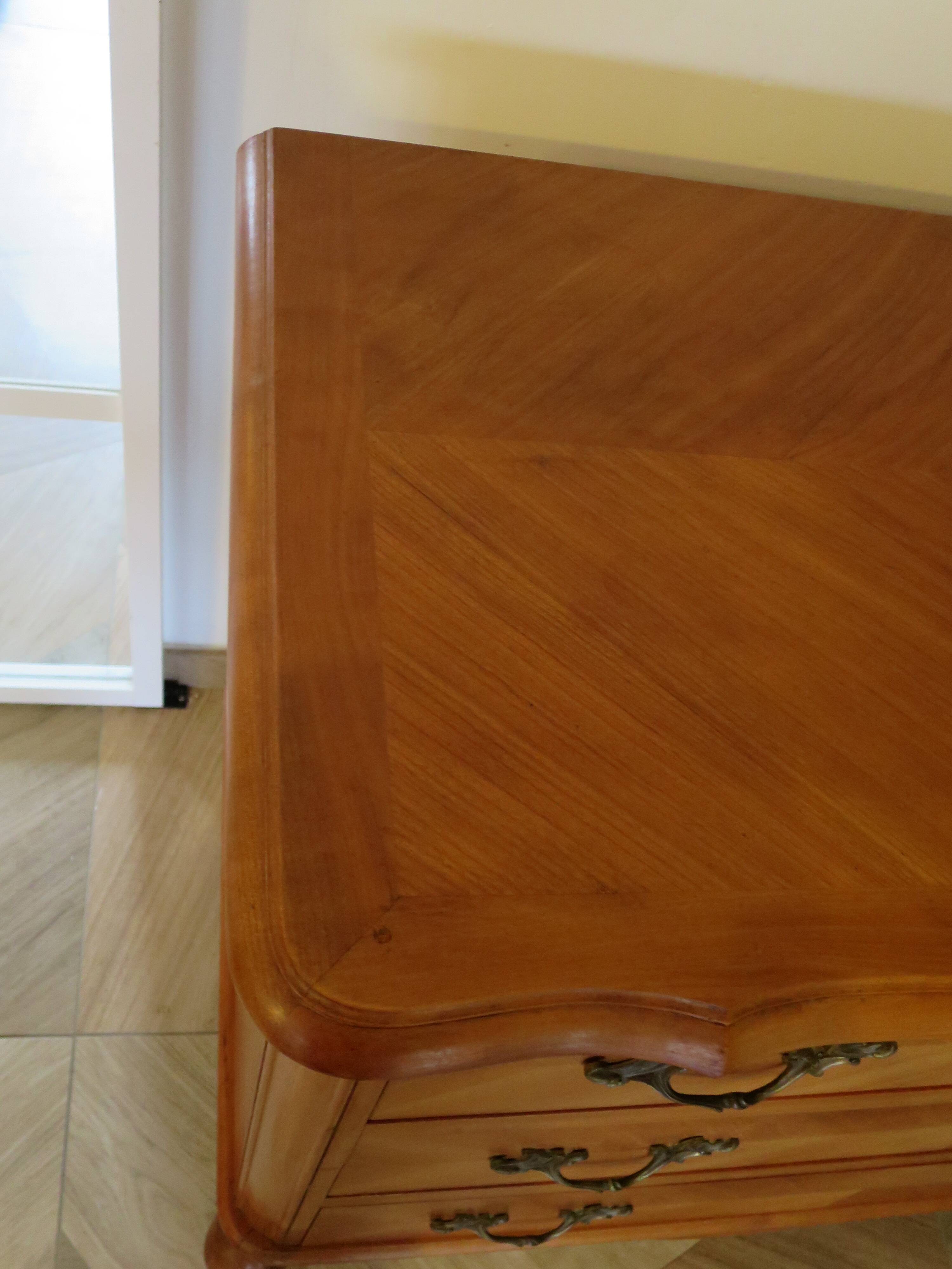 Louis XV style 3-drawer chest of drawers in solid wood