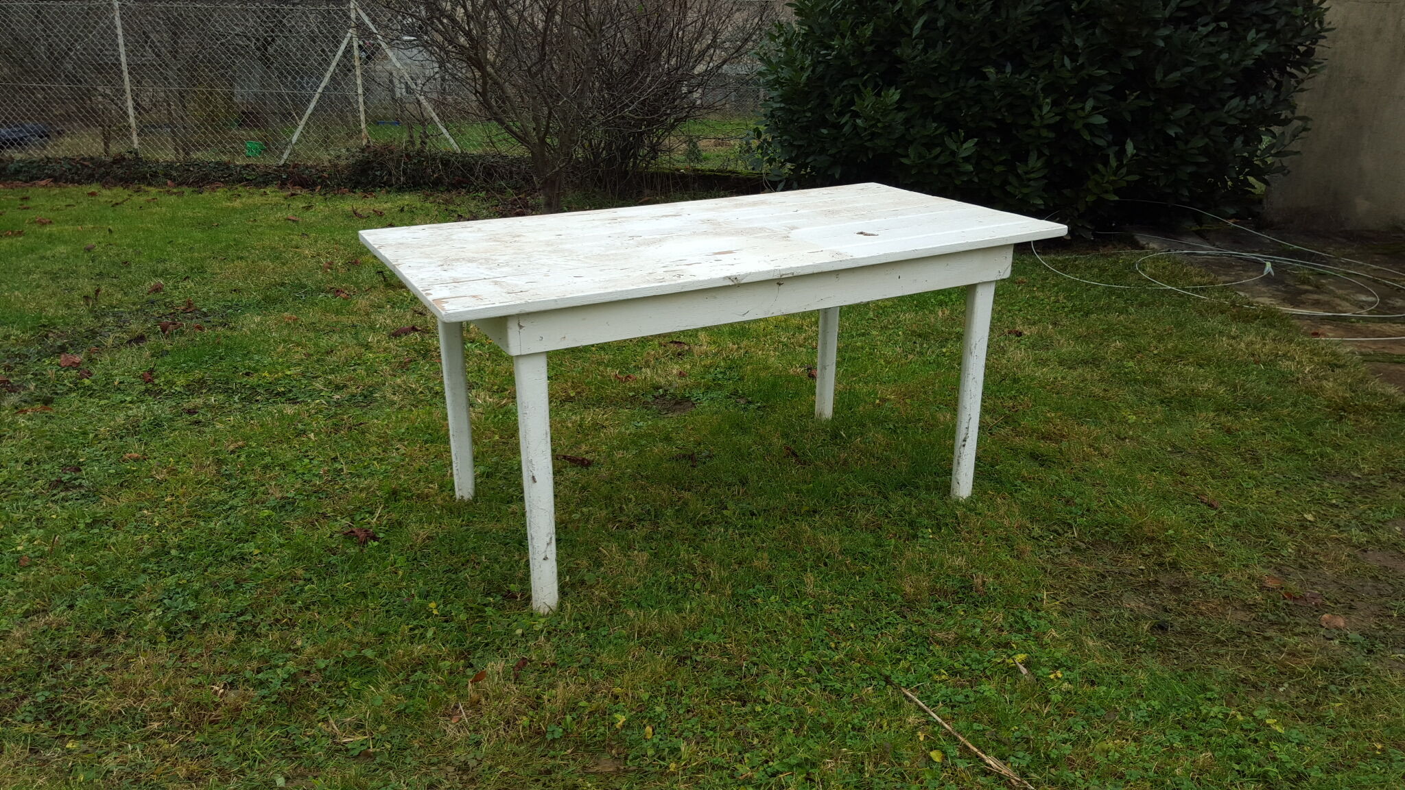 White wood loom table