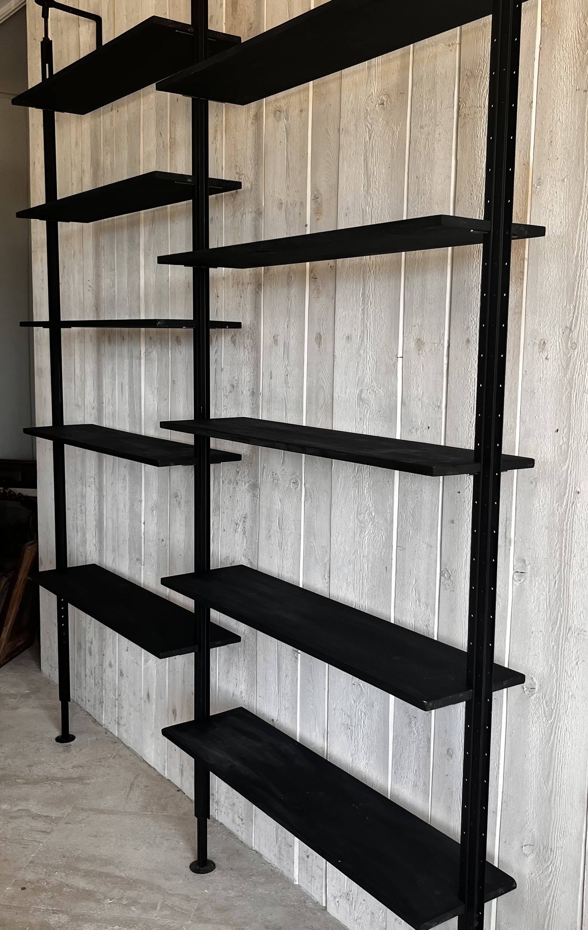 Étagère bibliothèque de type Nelson