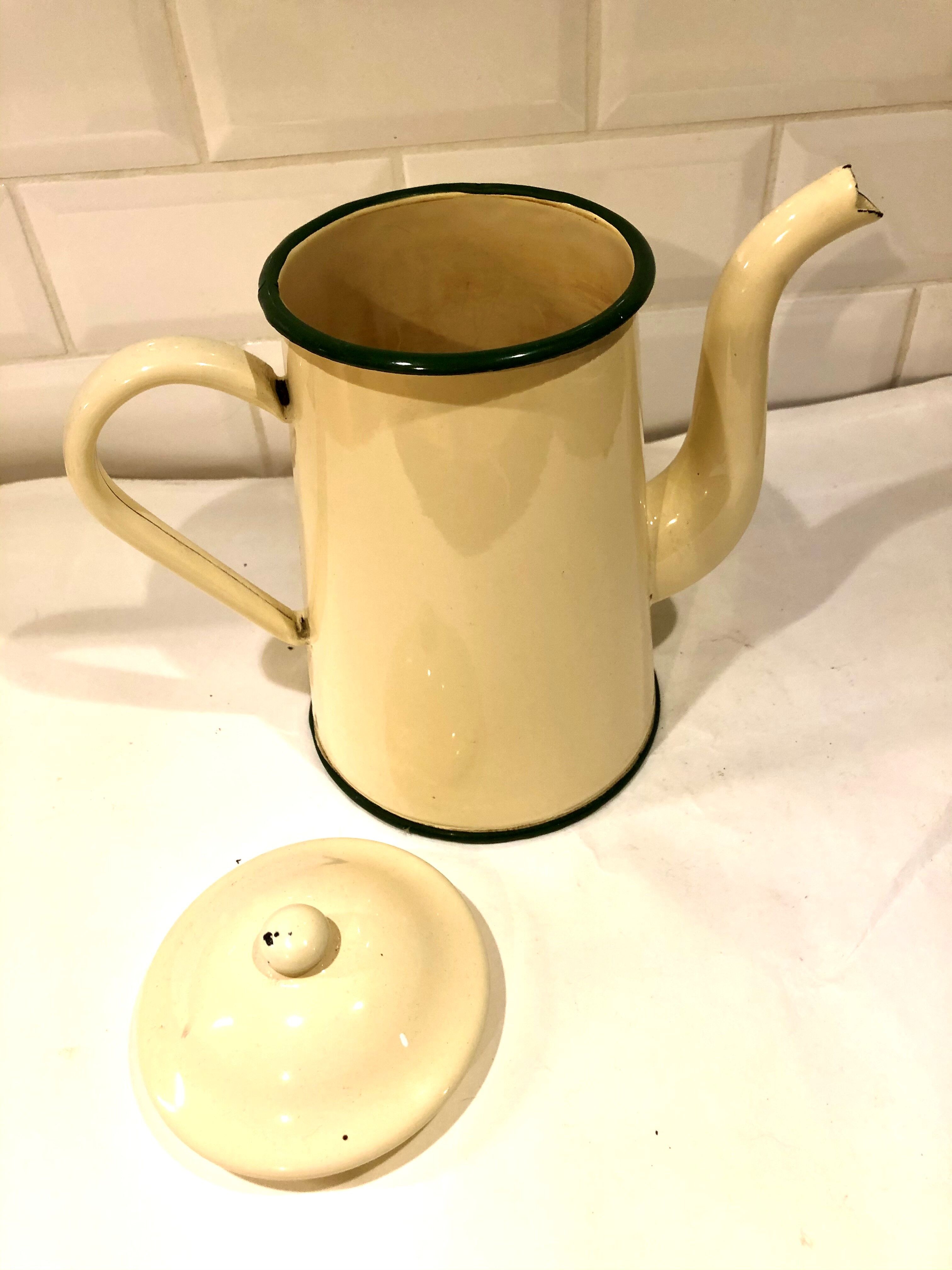 Enamelled coffee maker of the 1950s