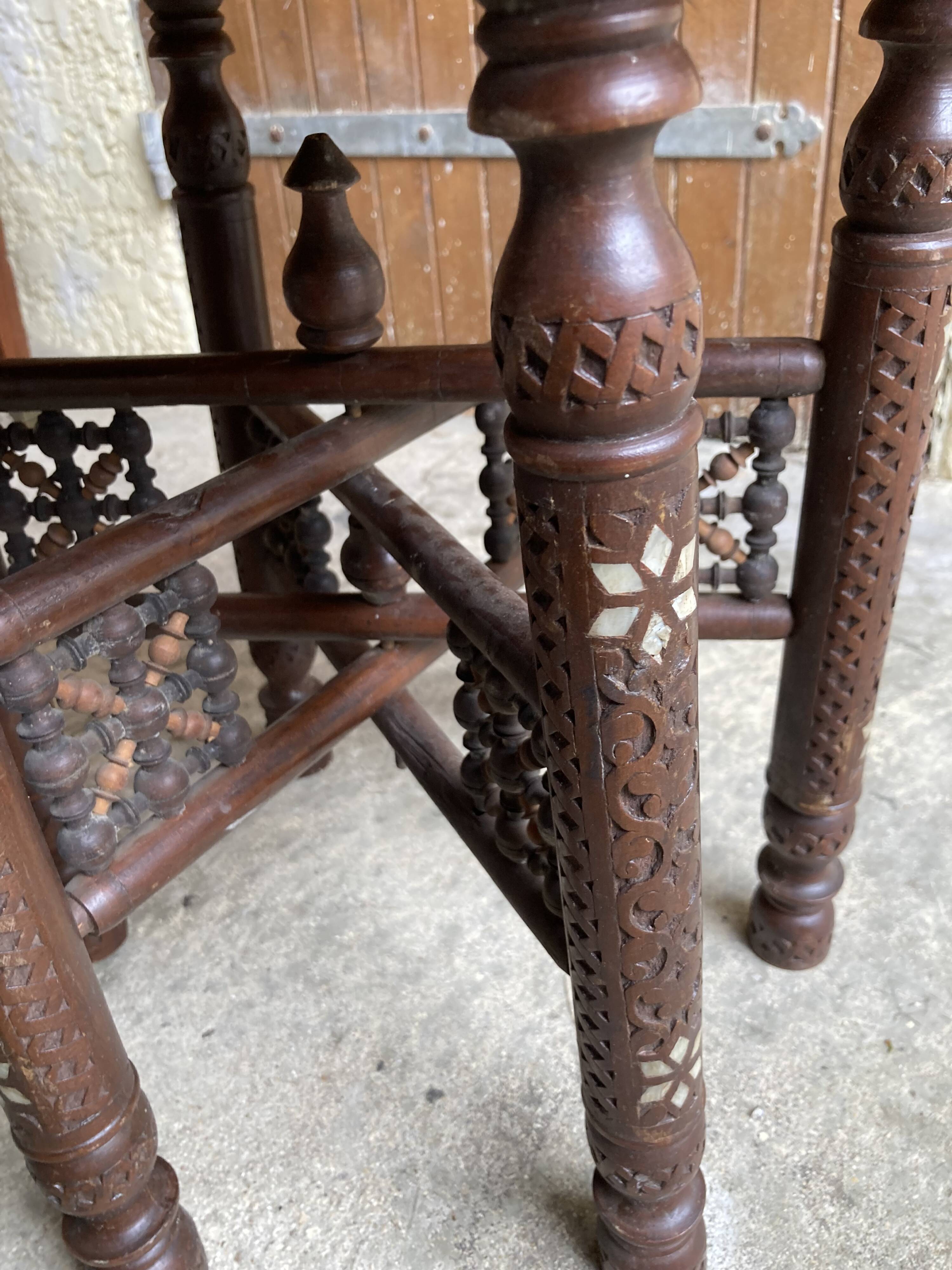Table basse marocaine plateau cuivre