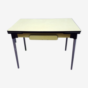 Table en formica jaune, années 1960/70