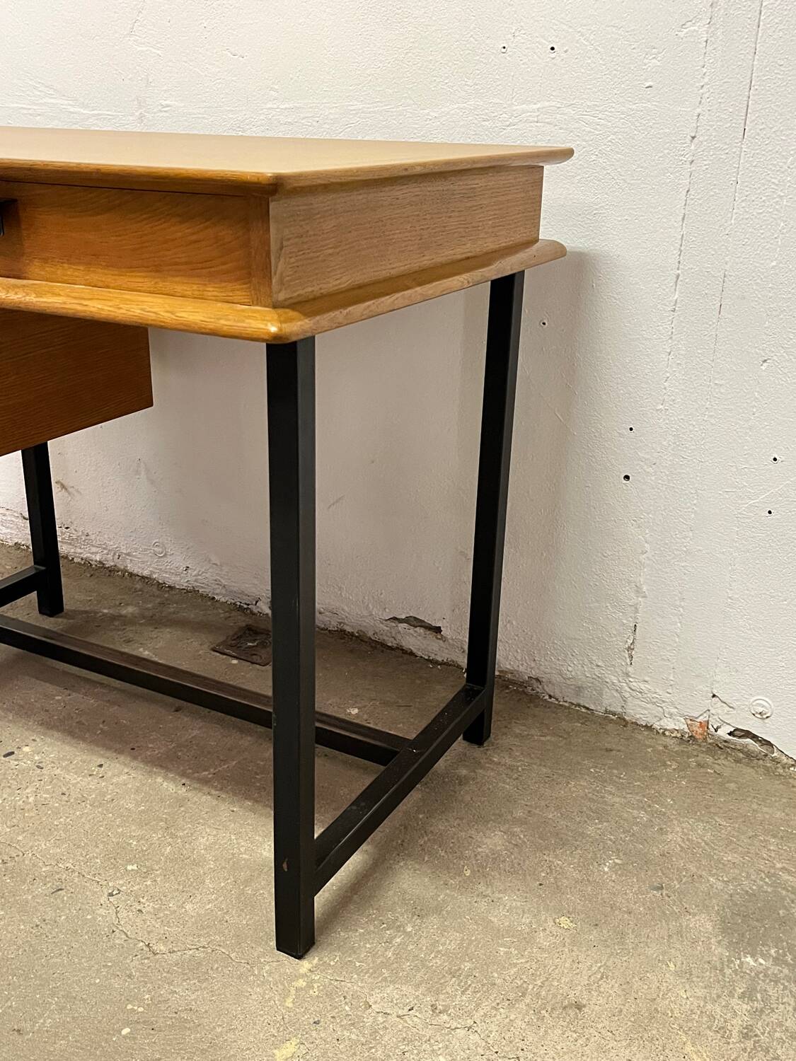 Oak desk from the 1950s