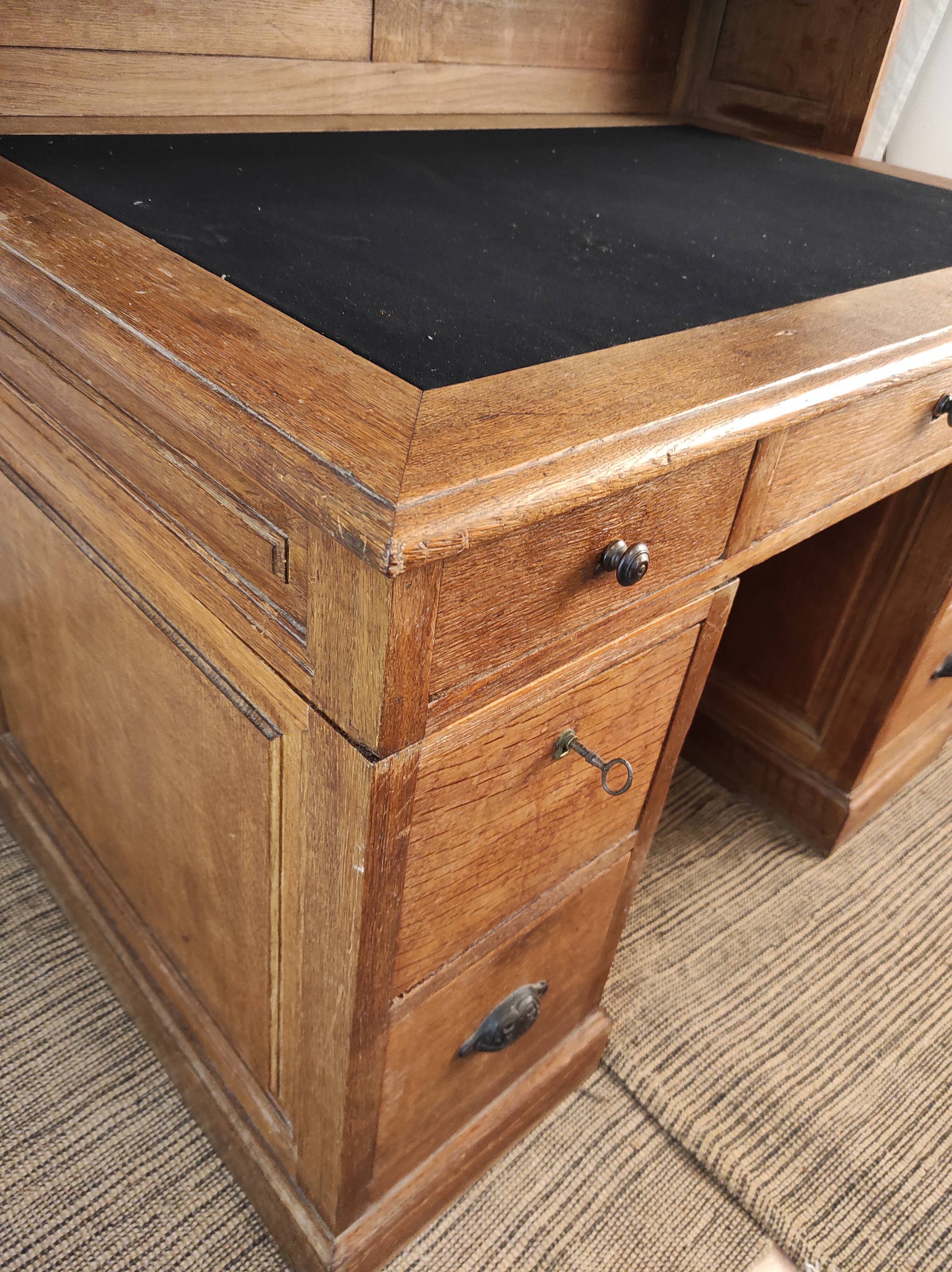 Oak stepped office 1900