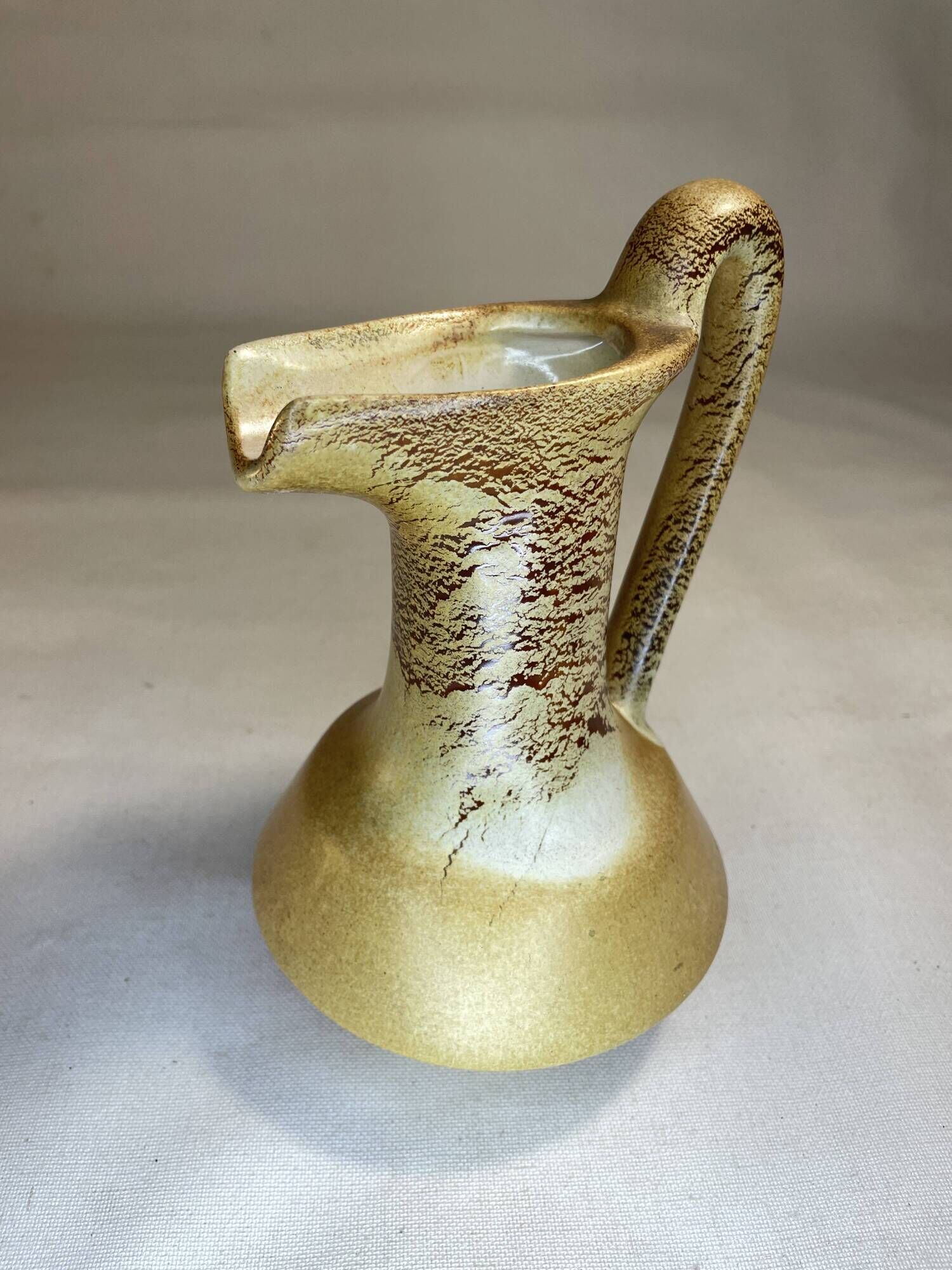 Pichet Roberto Rigon for Bertoncello from 1960 in ceramic.