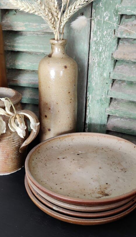 Lot of four sandstone plates