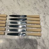 1é couteaux à fromage ou entremets . Inox et Bakélite