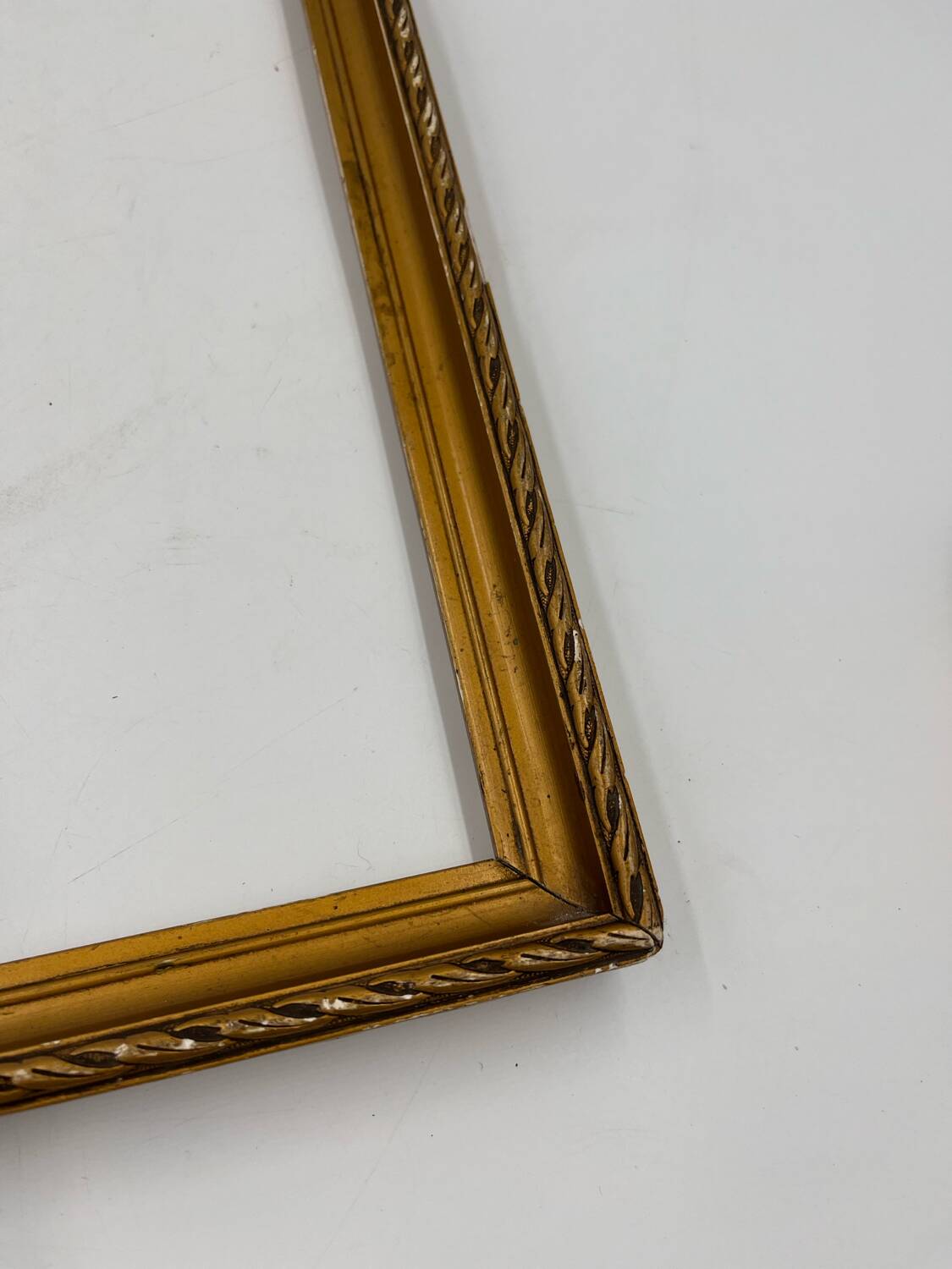 Set of 4 gold frames
