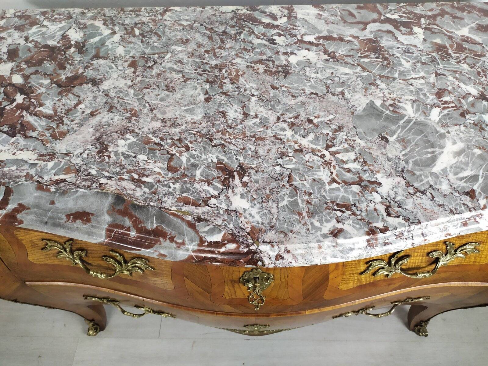 Curved Louis XV commode