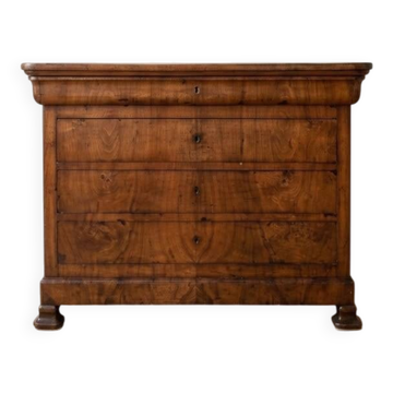 Antique solid wood chest of drawers with drawers and key.