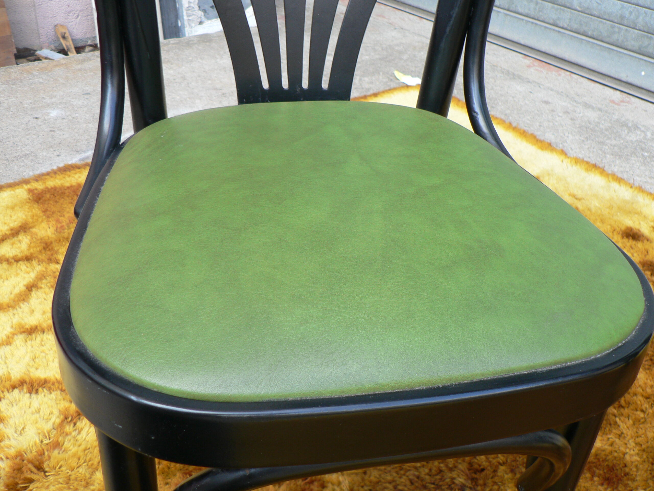 Pair of armchairs type bistro skai