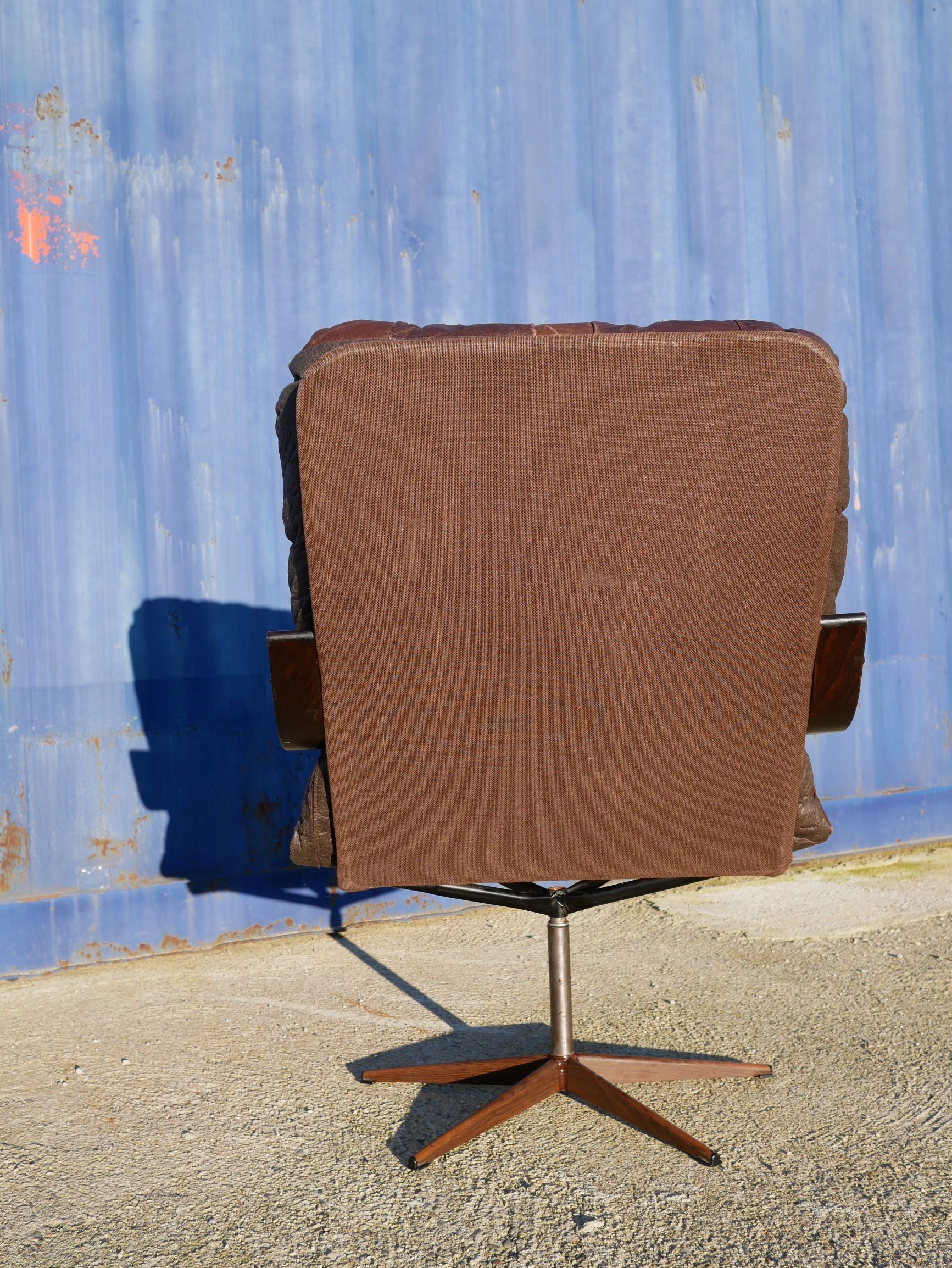 Armchair swivel vintage leather, wood and metal