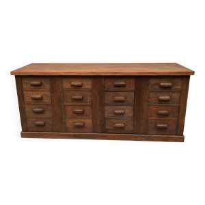 Ancien comptoir de mercerie