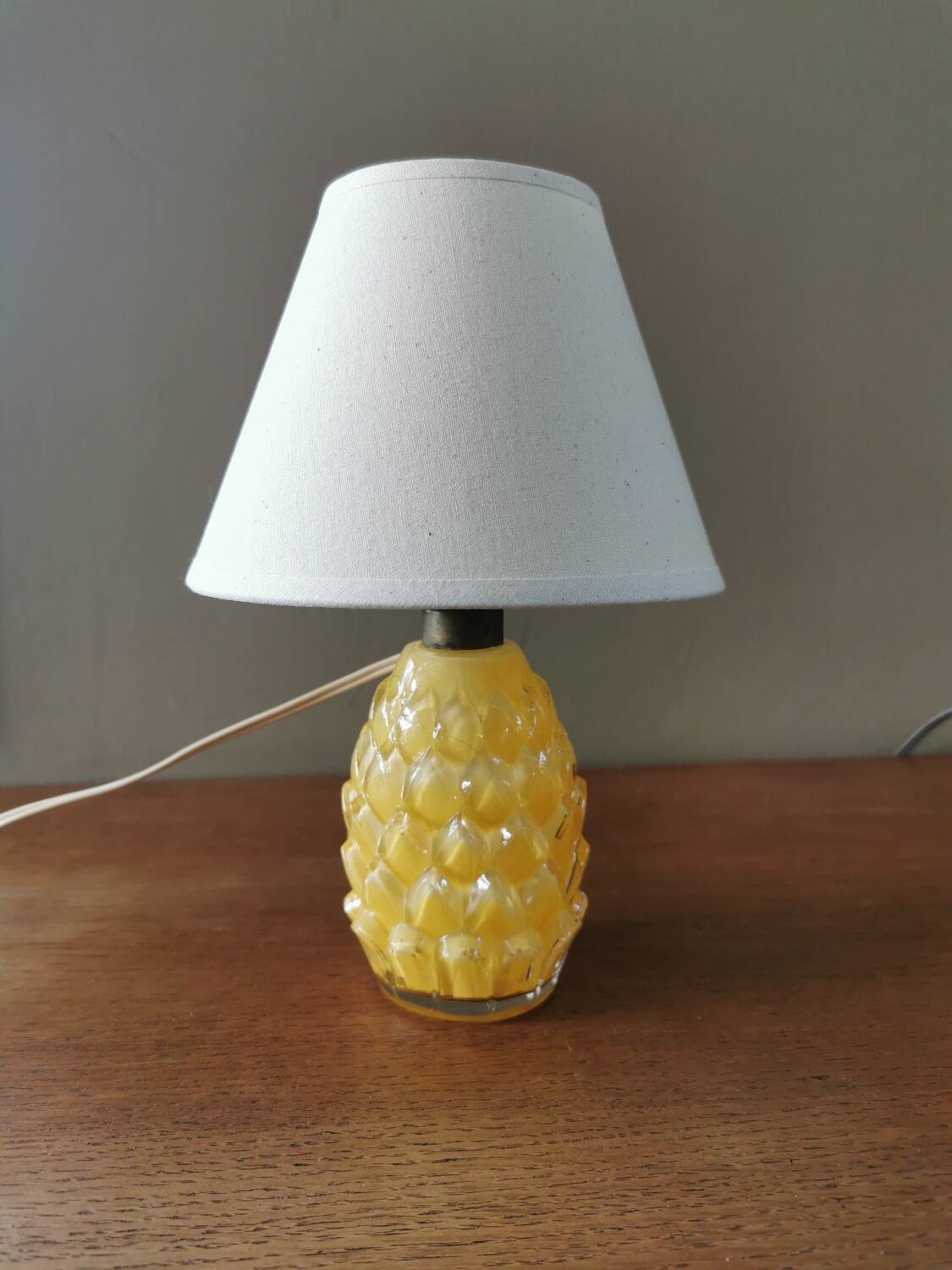 Vintage pineapple lamp in painted glass