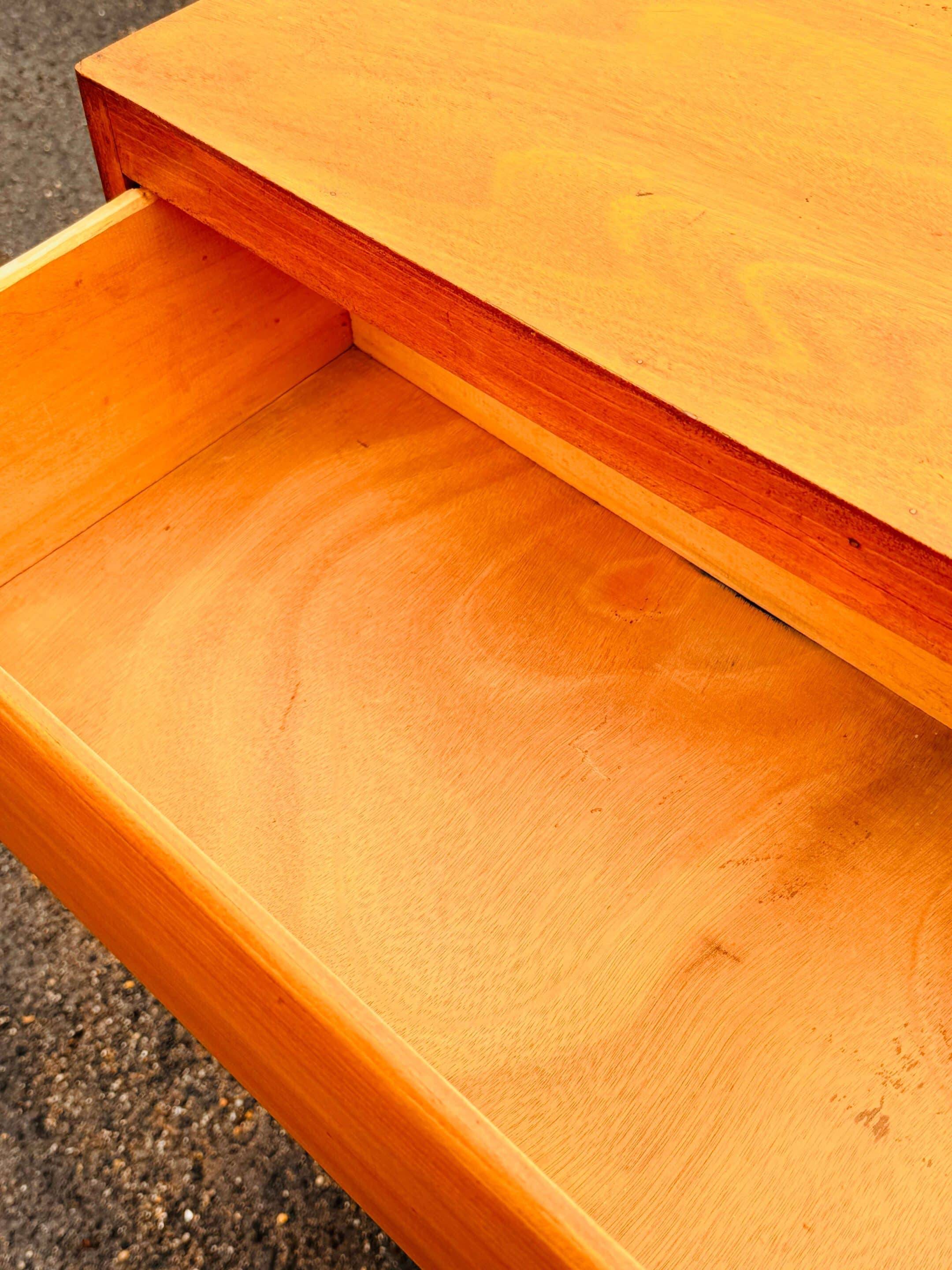 Vintage 4-drawer chest of drawers in waxed wood