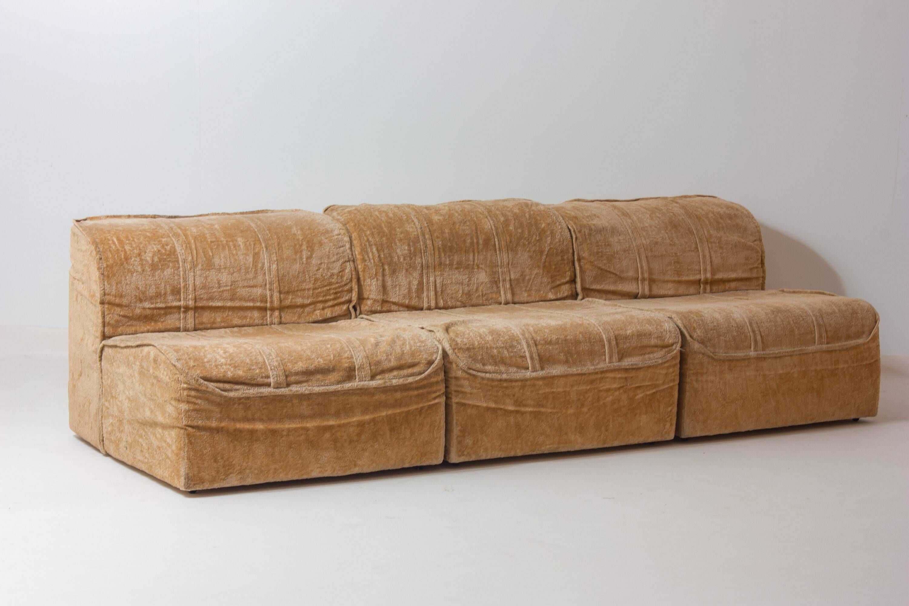 Modular 7-piece beige Italian sofa in soft velvet, 1970s