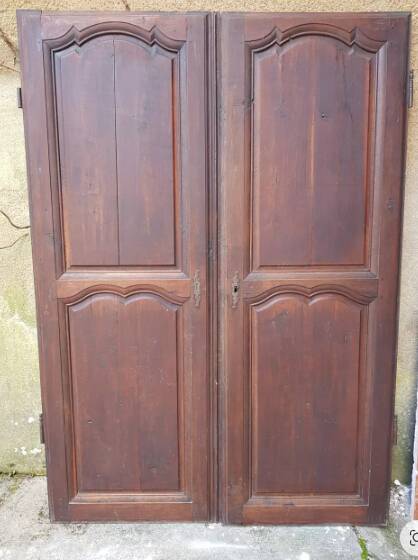 Antique double cupboard doors from the 19th century