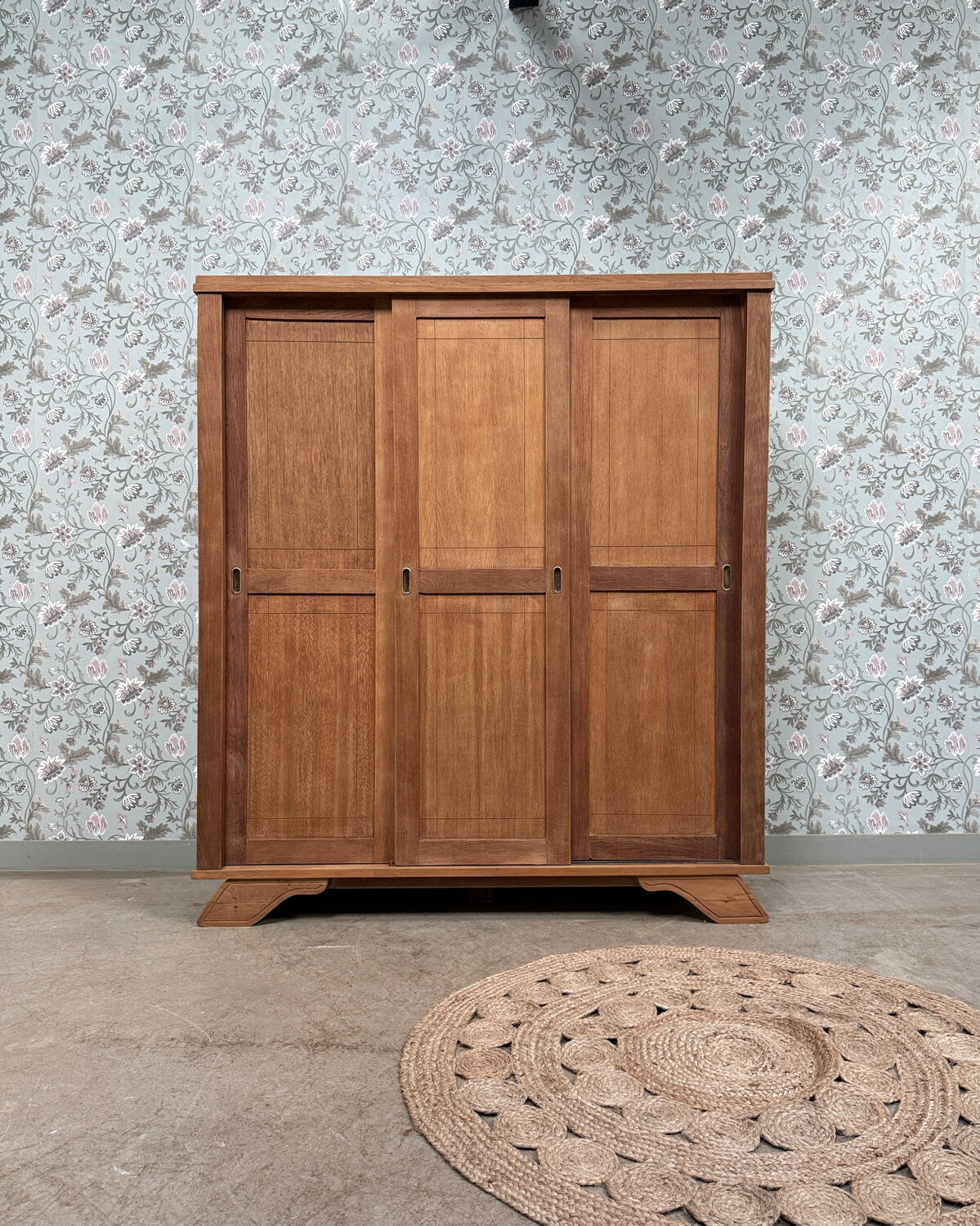 Parisian wardrobe with sliding doors (renovated)