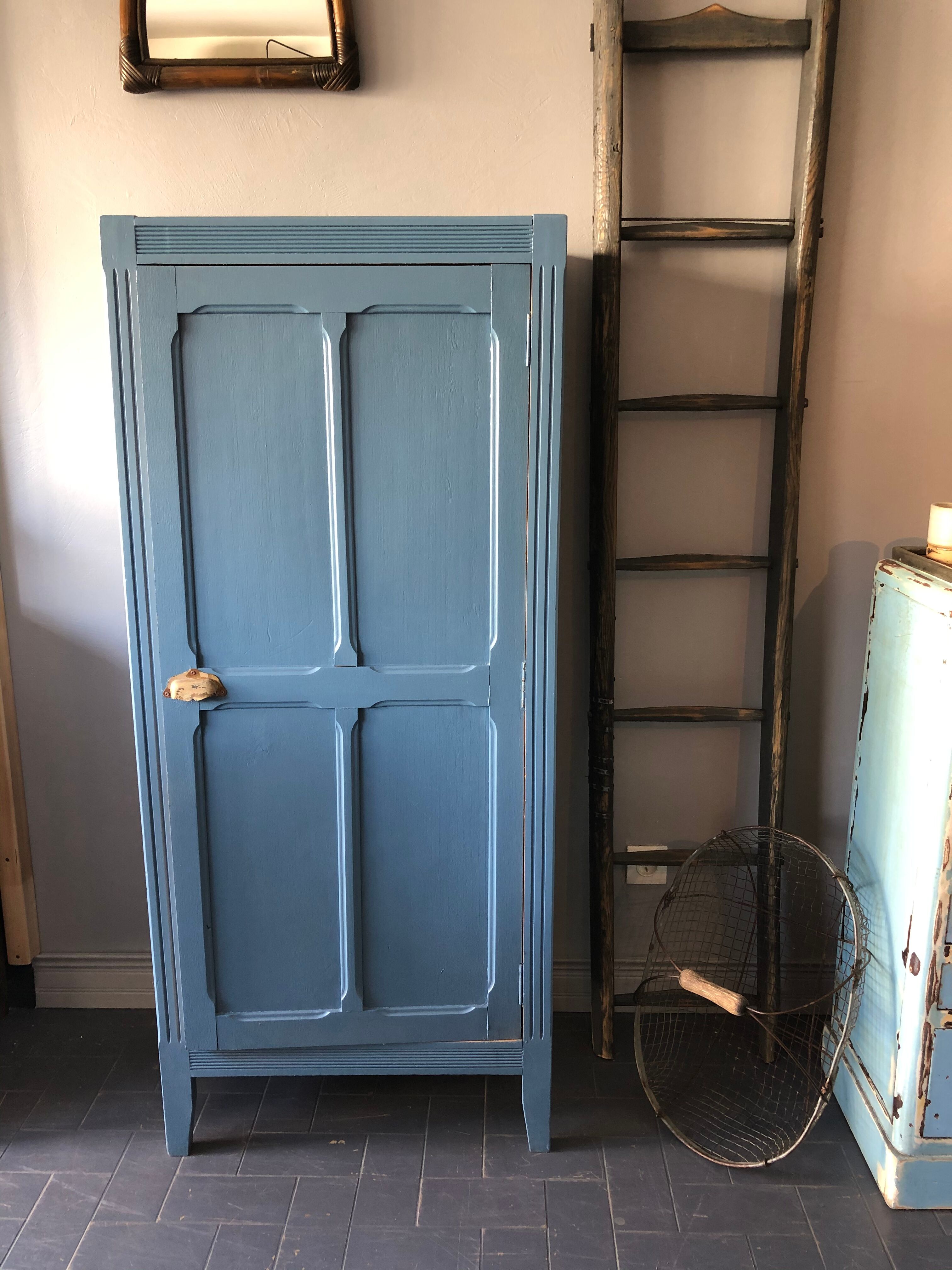 Vintage parisian wardrobe