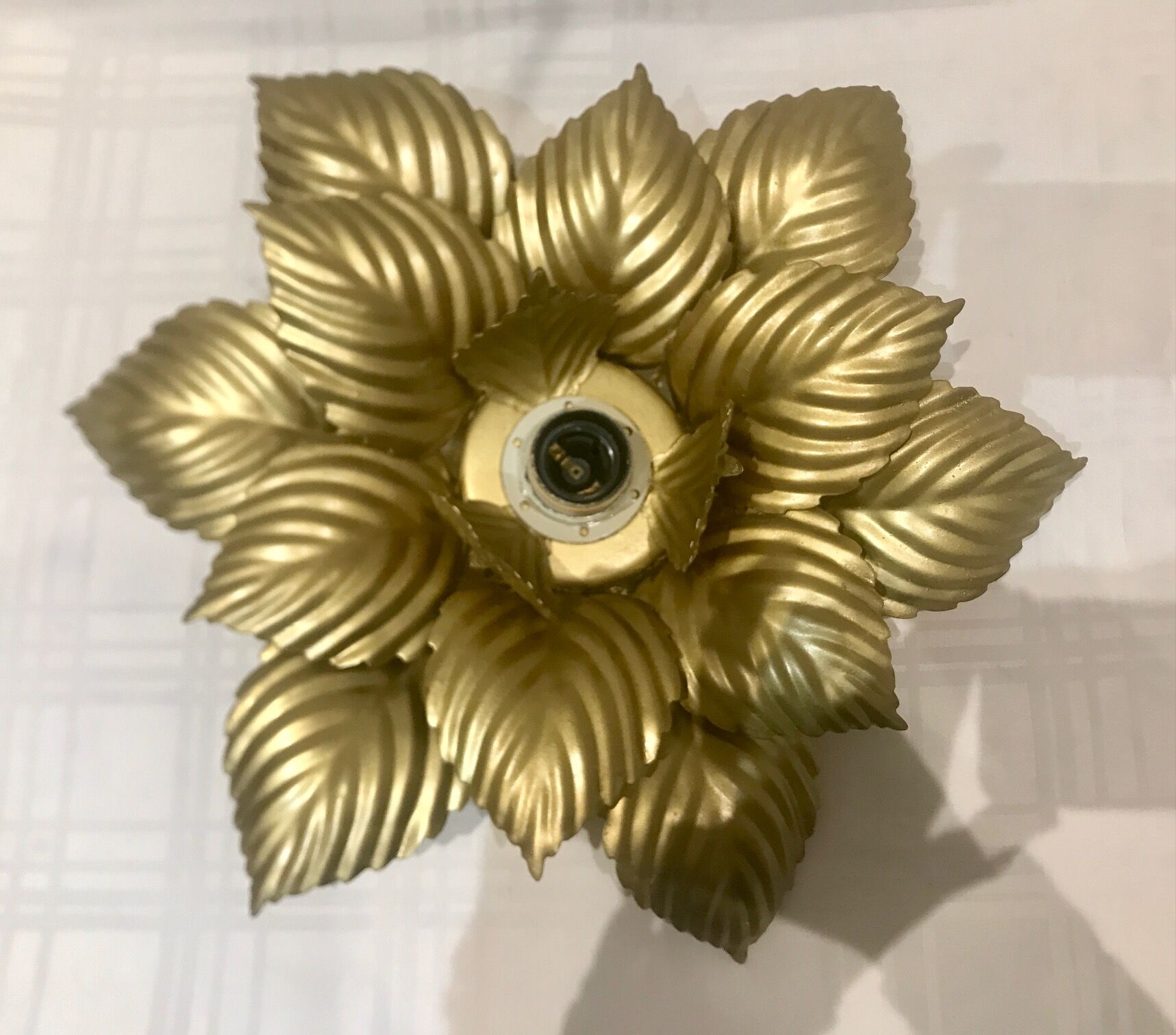 Wall lamp or ceiling lamp golden flower