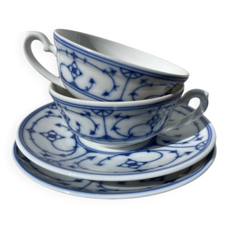 Pair of signed blue porcelain cups