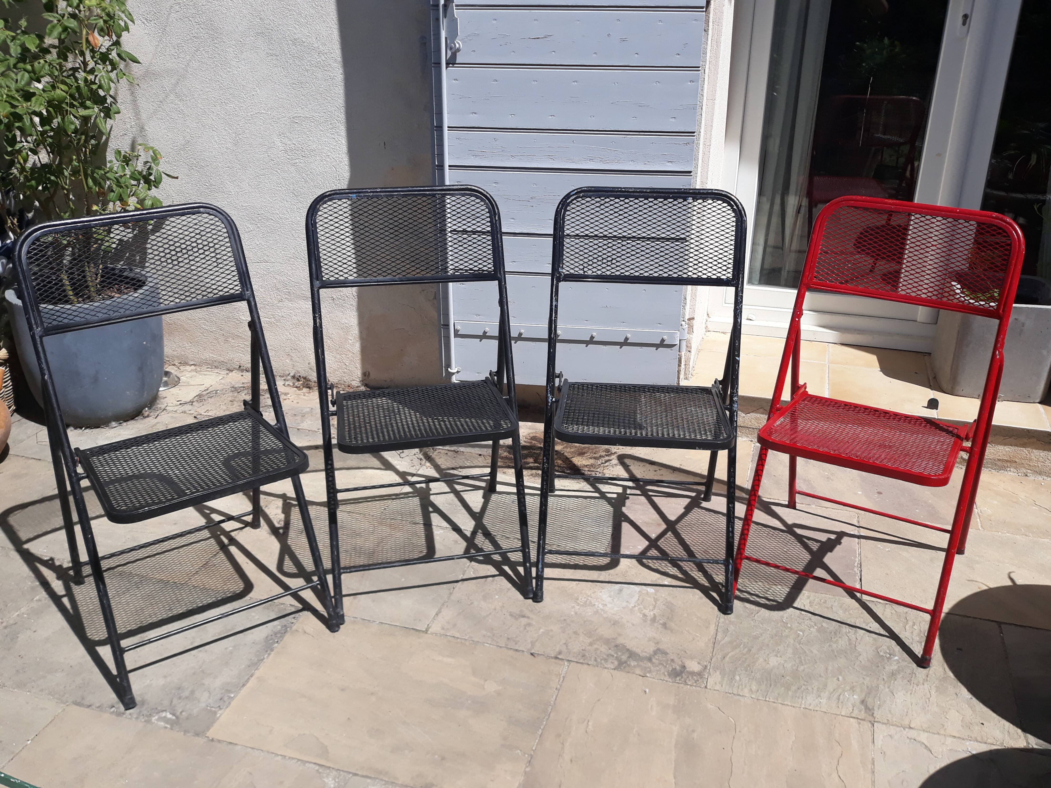 Set of 4 vintage metal folding chairs